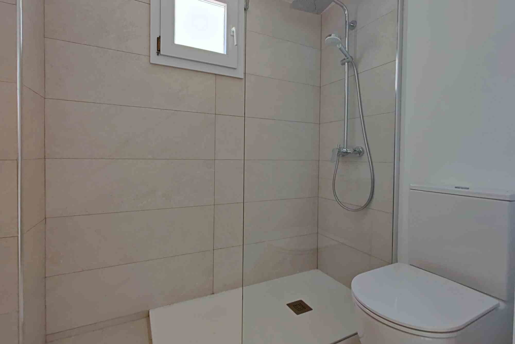 Renoviertes Apartment mit Teil-Meerblick