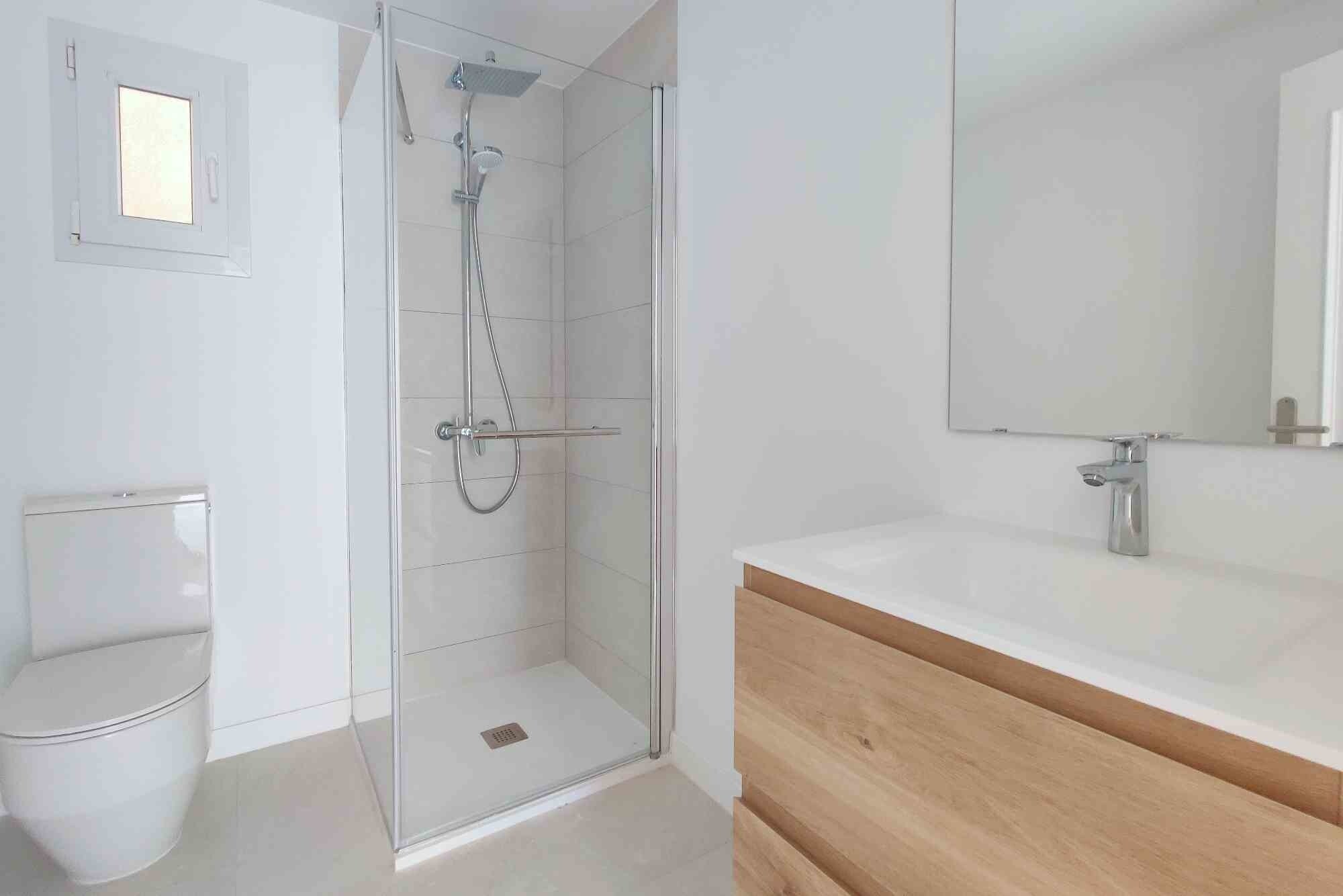 Renoviertes Apartment mit Teil-Meerblick