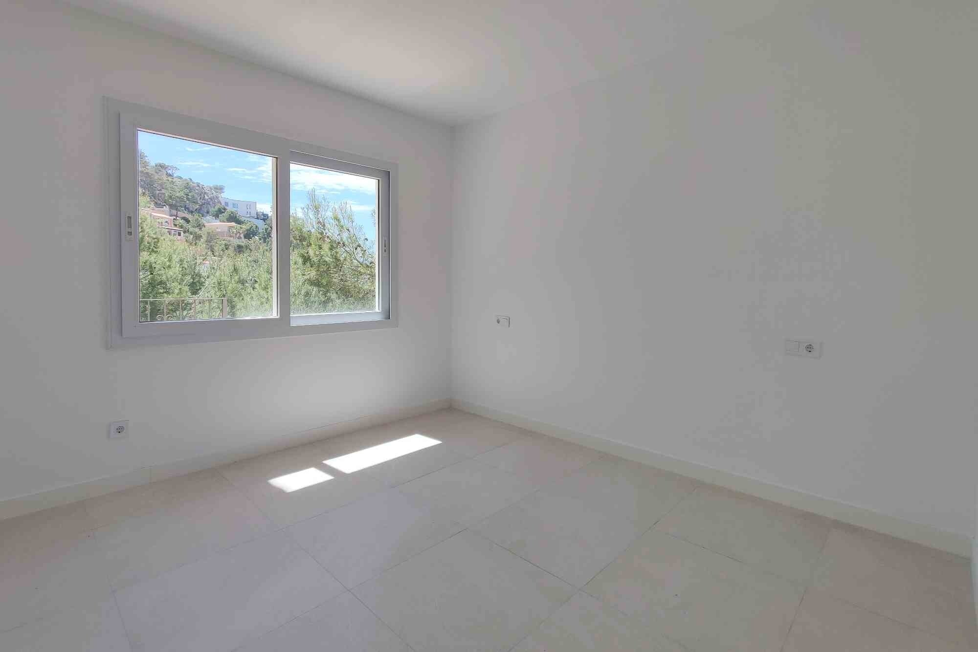 Renoviertes Apartment mit Teil-Meerblick