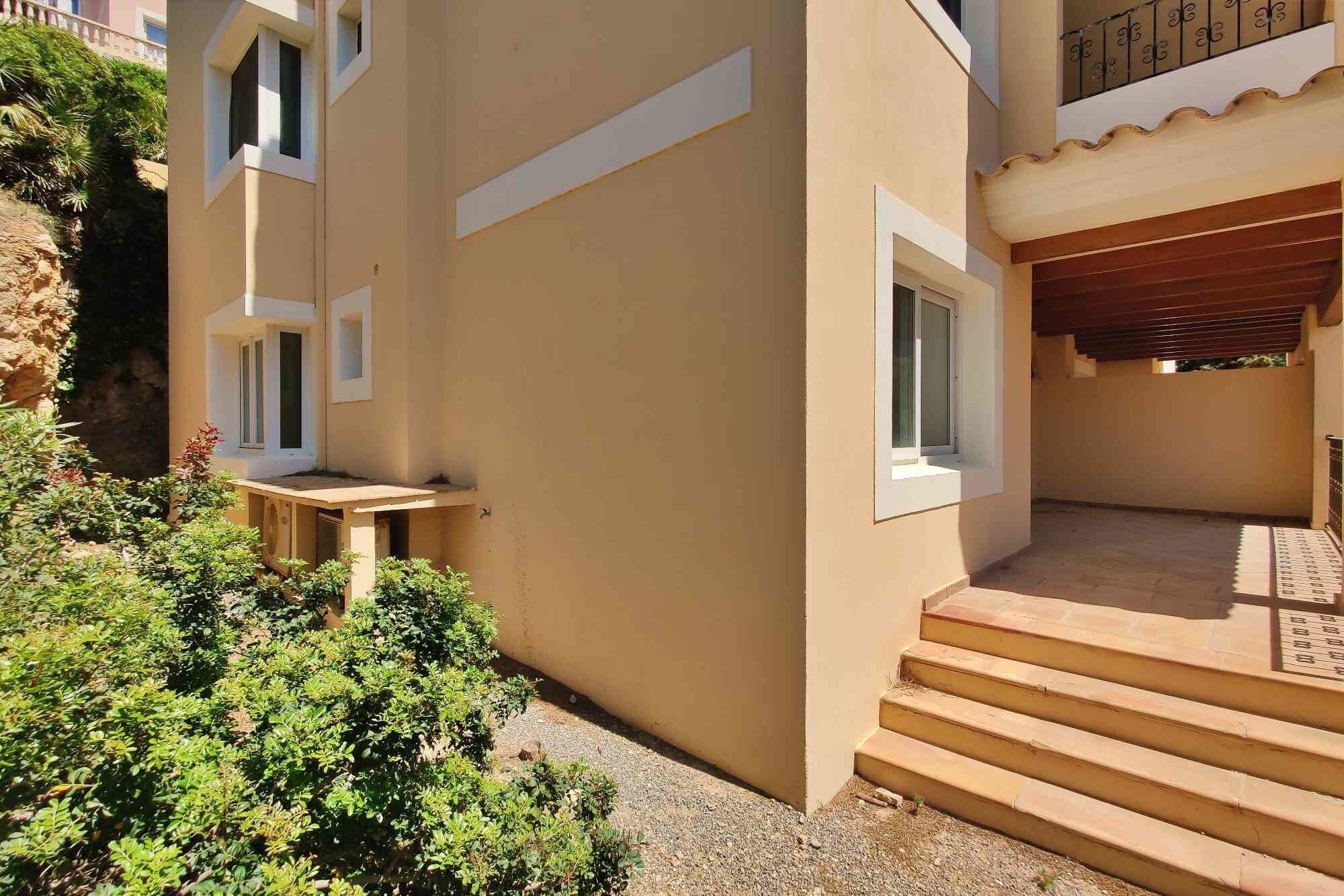 Renoviertes Apartment mit Teil-Meerblick