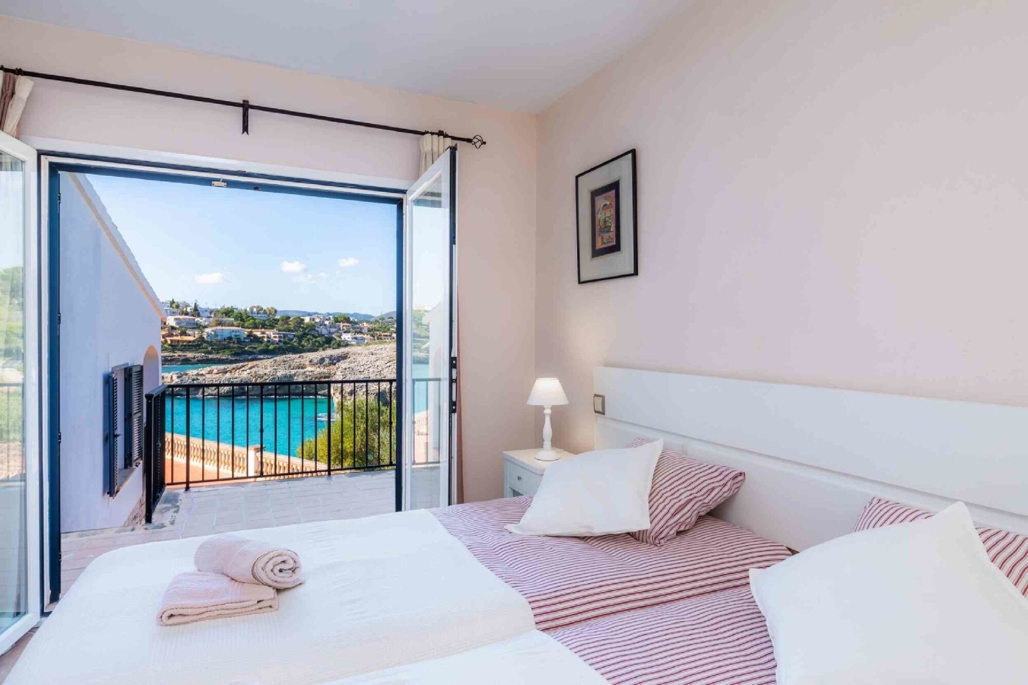 Villa in first sea line with vacation rental license
