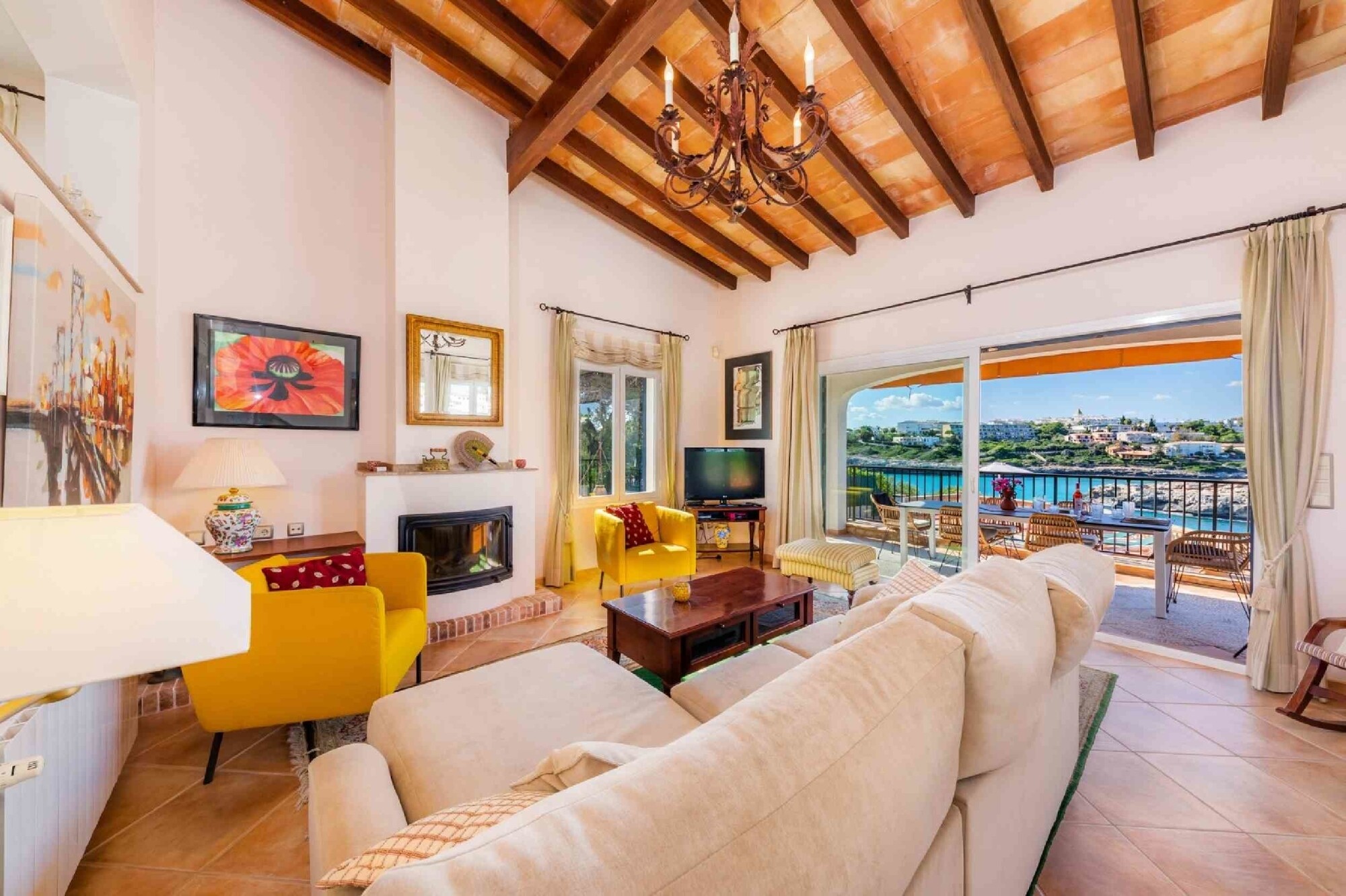 Villa in first sea line with vacation rental license