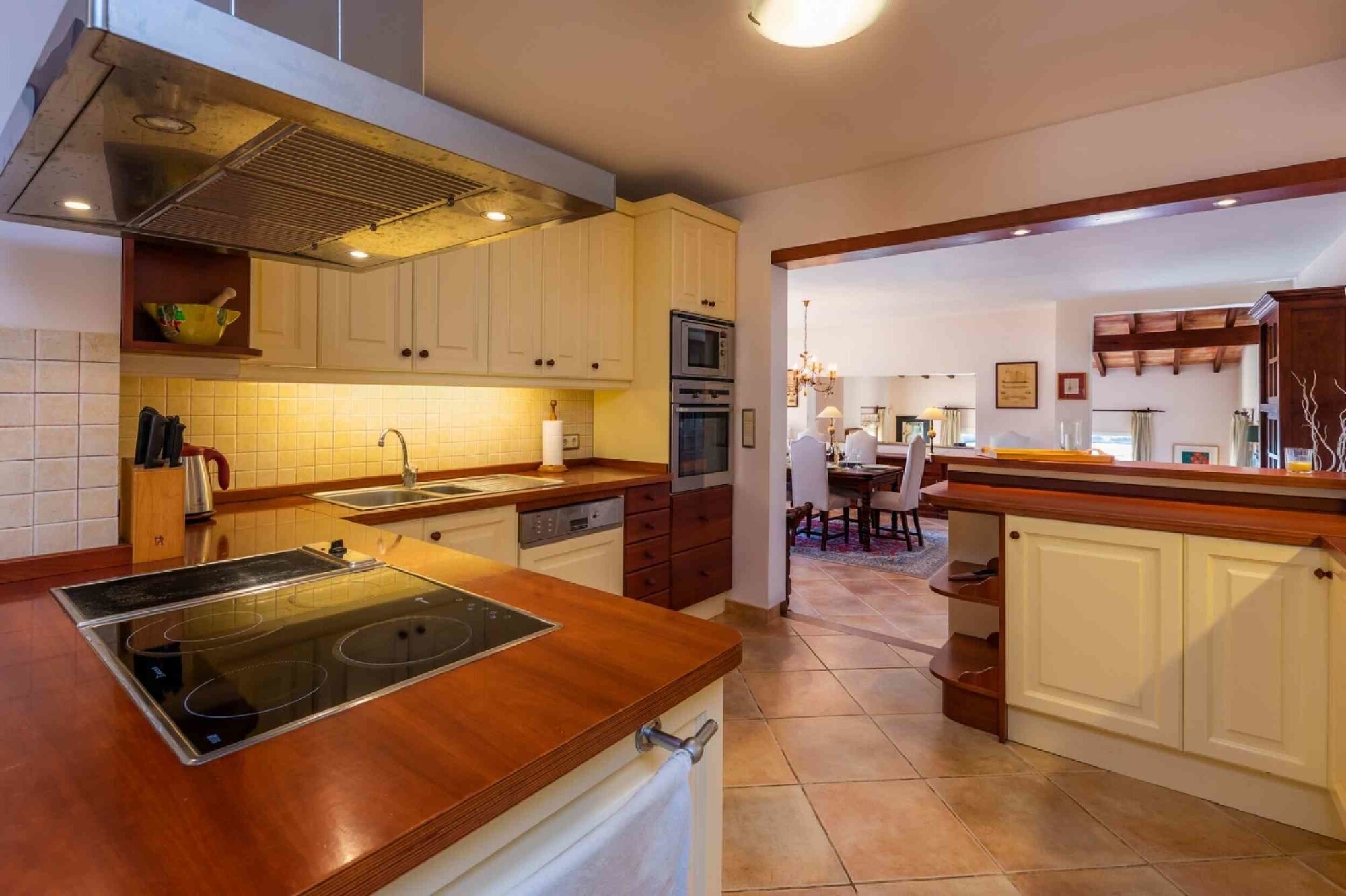 Villa in first sea line with vacation rental license