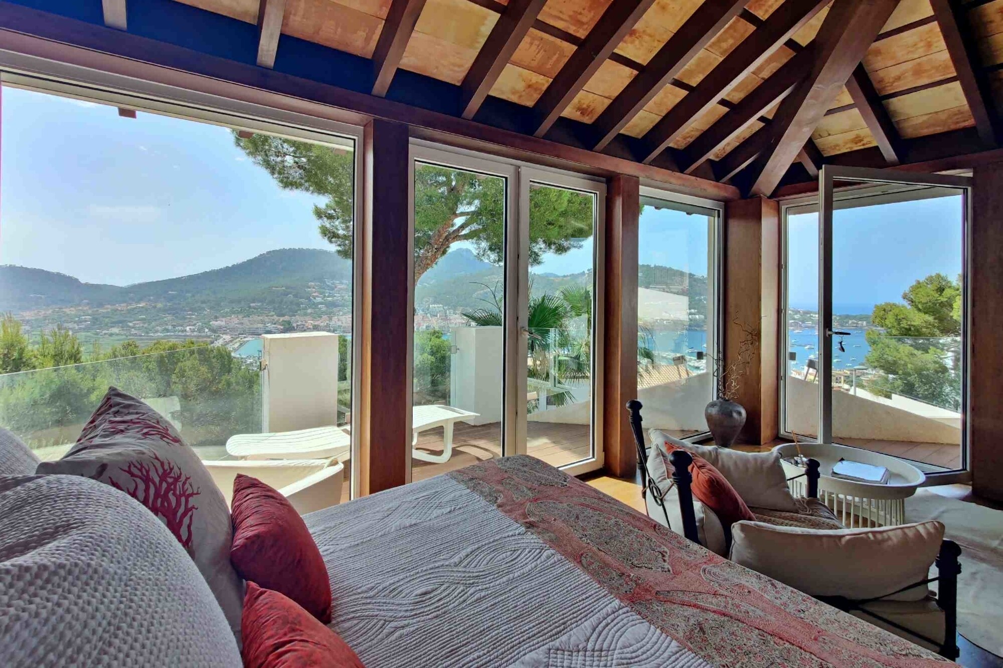 Dream villa by architect Rubio near the port