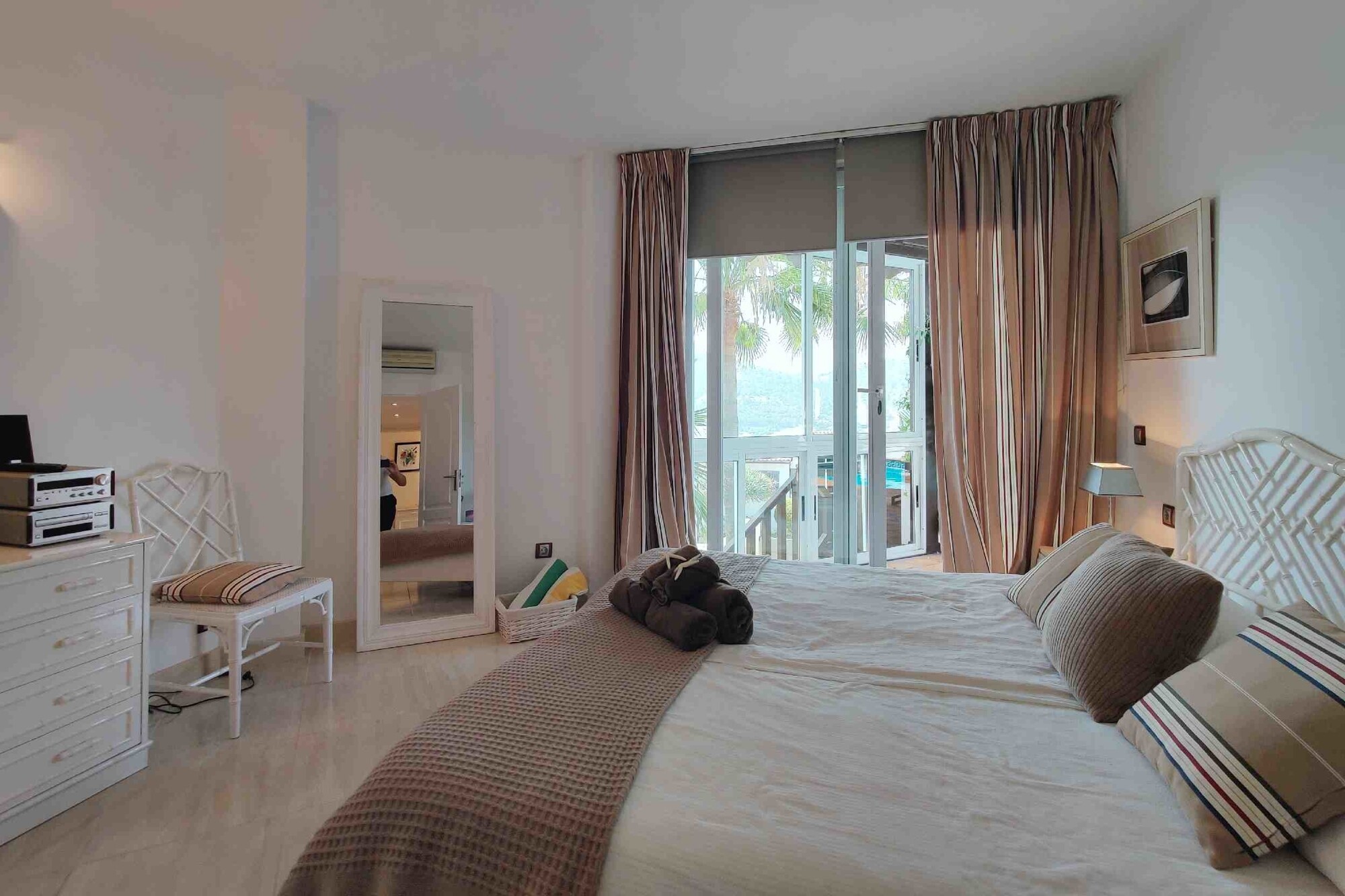 Dream villa by architect Rubio near the port