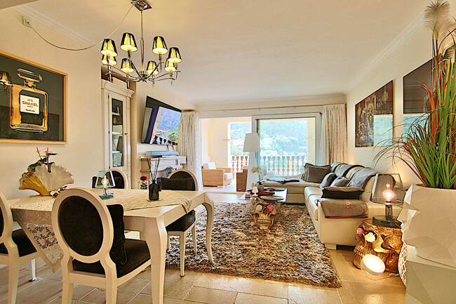 Large garden apartment with 3 bedrooms and sea view