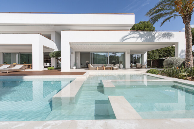 Modern luxury villa with spectacular pool area