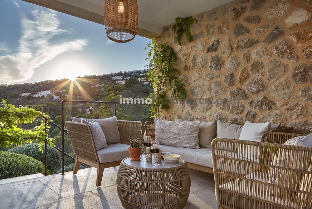 Dream house with extension project in best residential area