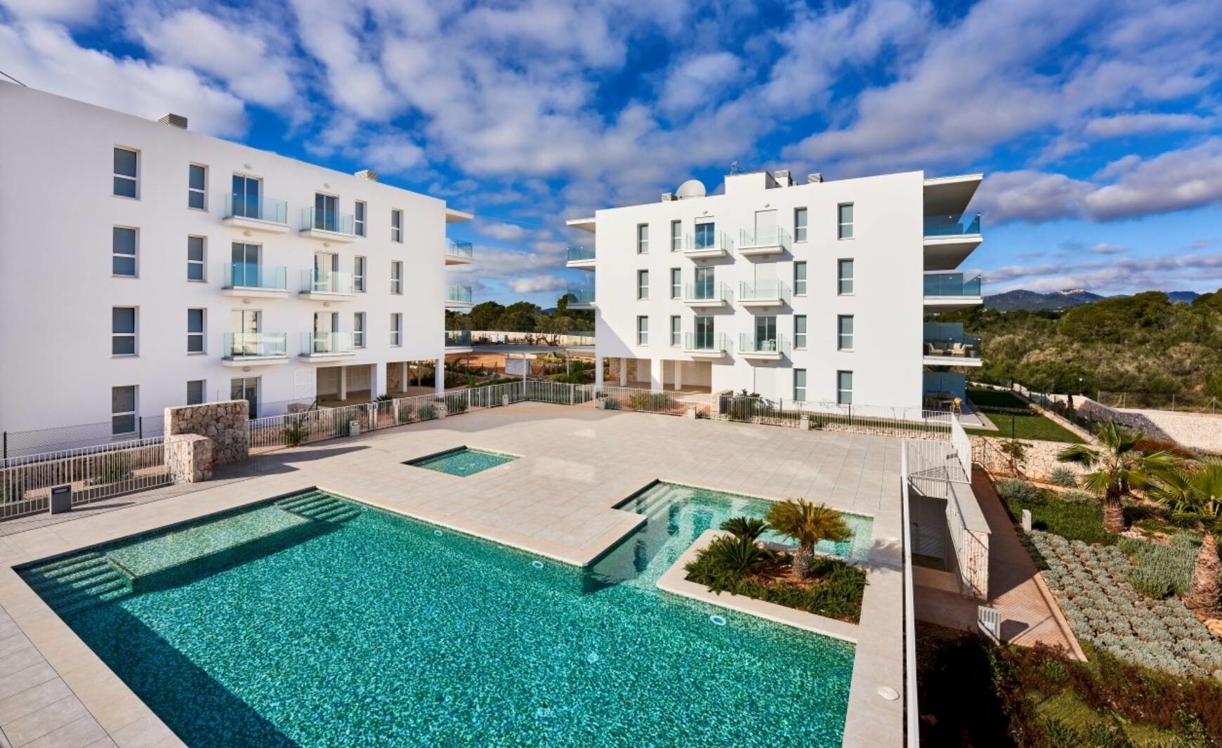 NEW CONSTRUCTION: Modern apartment at the port of Cala D'Or