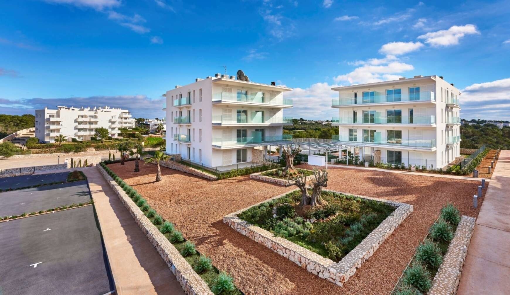 NEUBAU: Modernes Apartment am Hafen von Cala D'Or