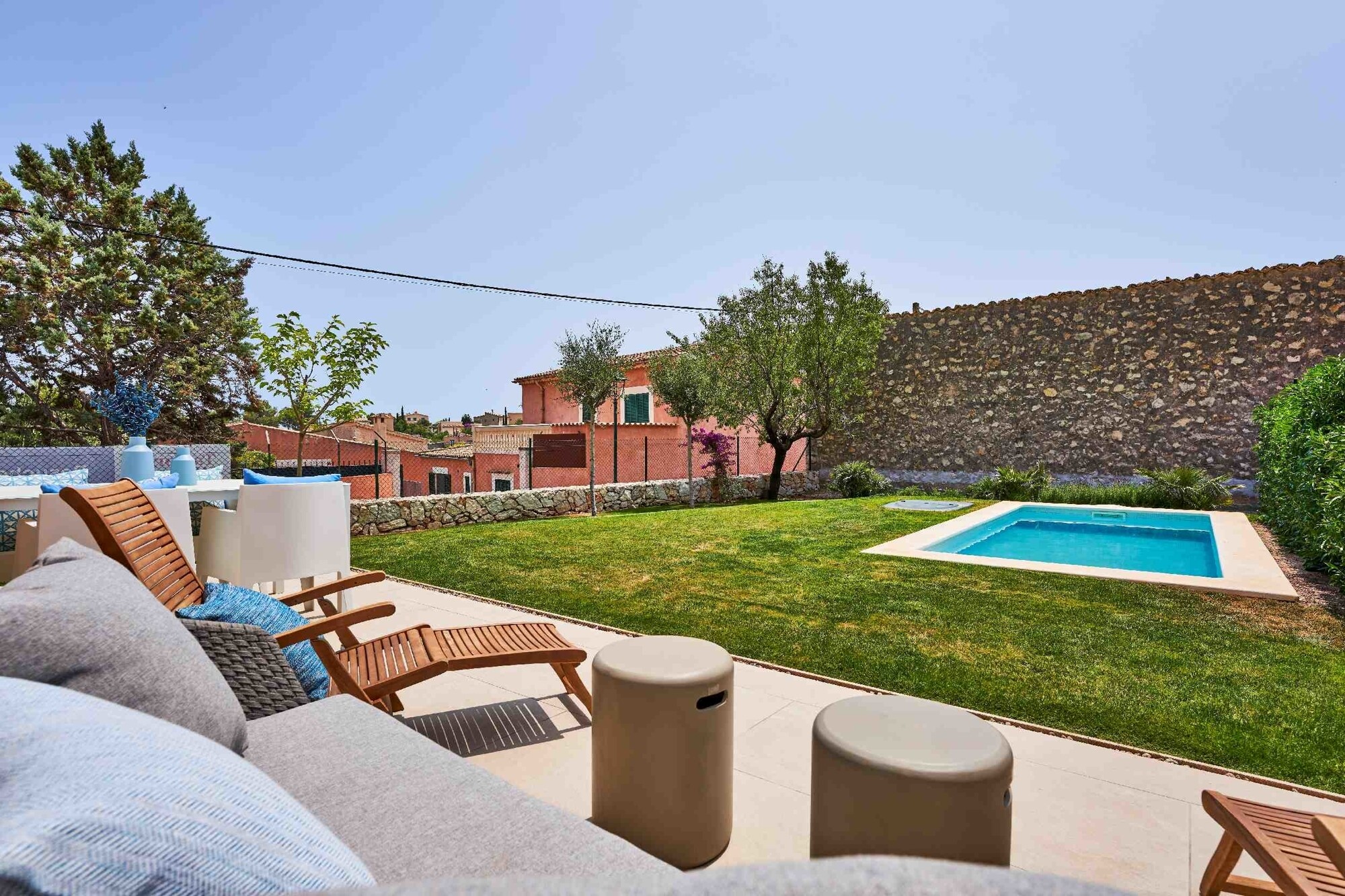 NEW CONSTRUCTION (under construction): Semi-detached house with private pool