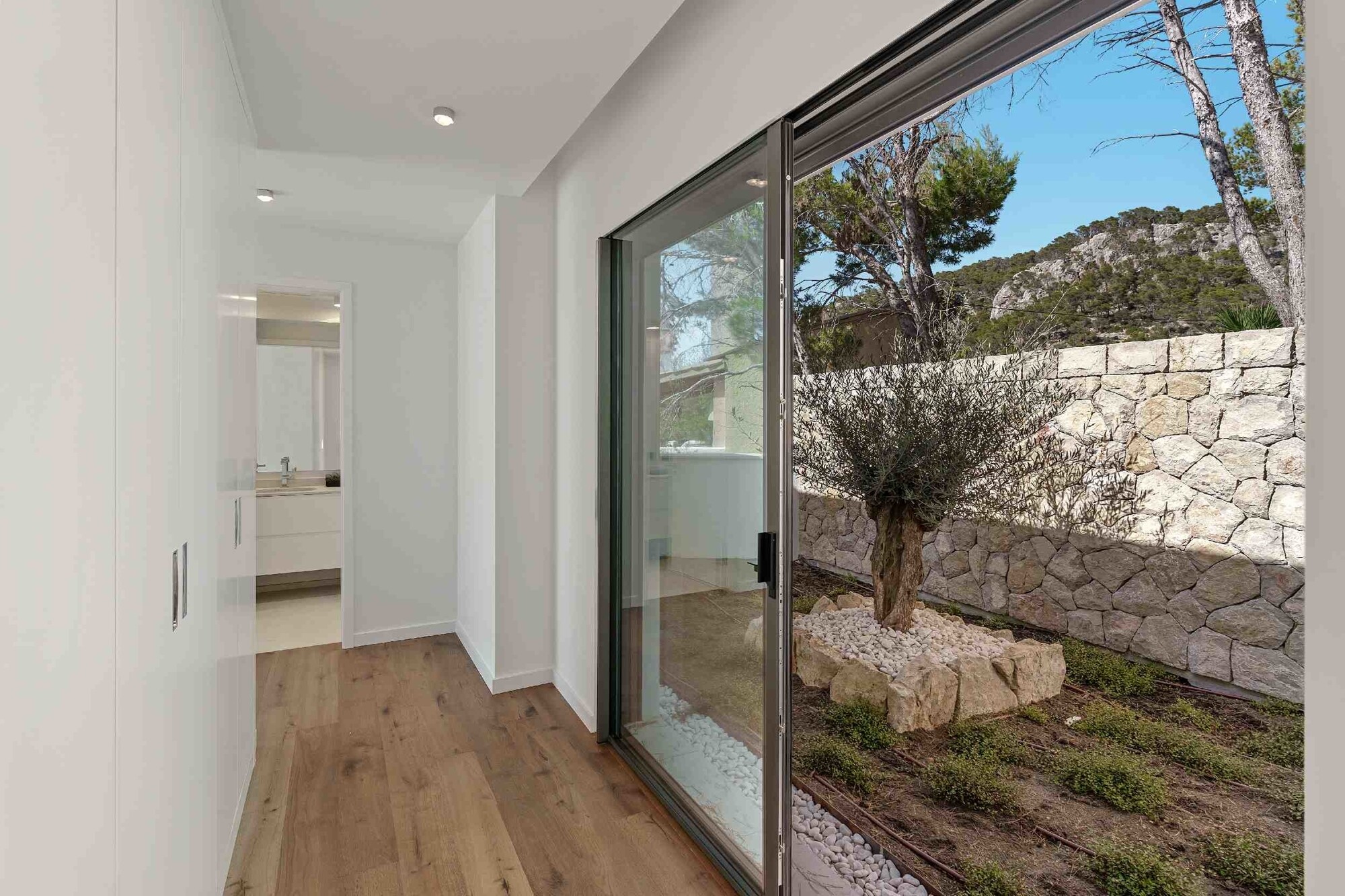 NEW CONSTRUCTION (UNDER CONSTRUCTION): Modern luxury villa in Cala Llamp