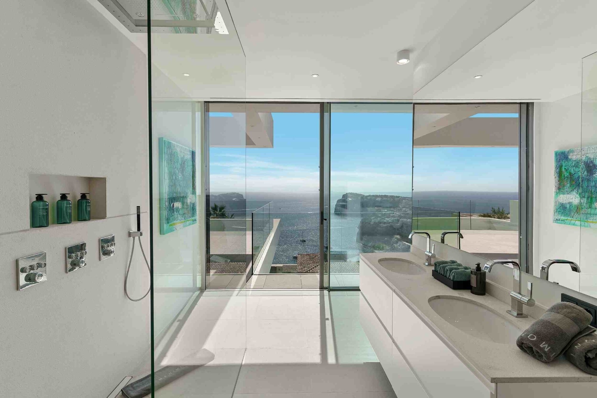 NEW CONSTRUCTION (UNDER CONSTRUCTION): Modern luxury villa in Cala Llamp