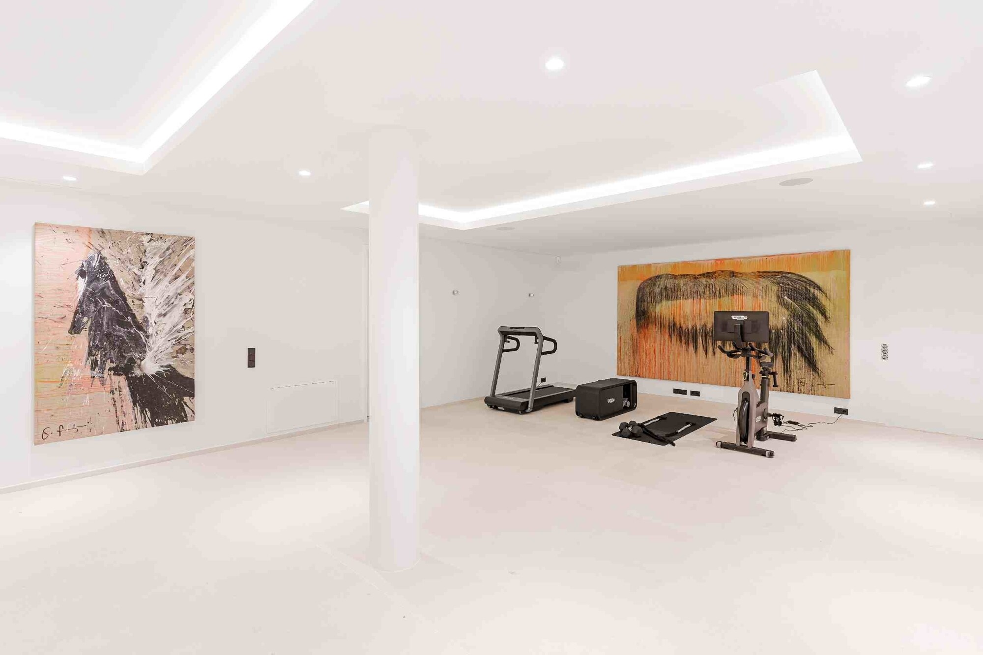 NEW CONSTRUCTION (UNDER CONSTRUCTION): Modern luxury villa in Cala Llamp