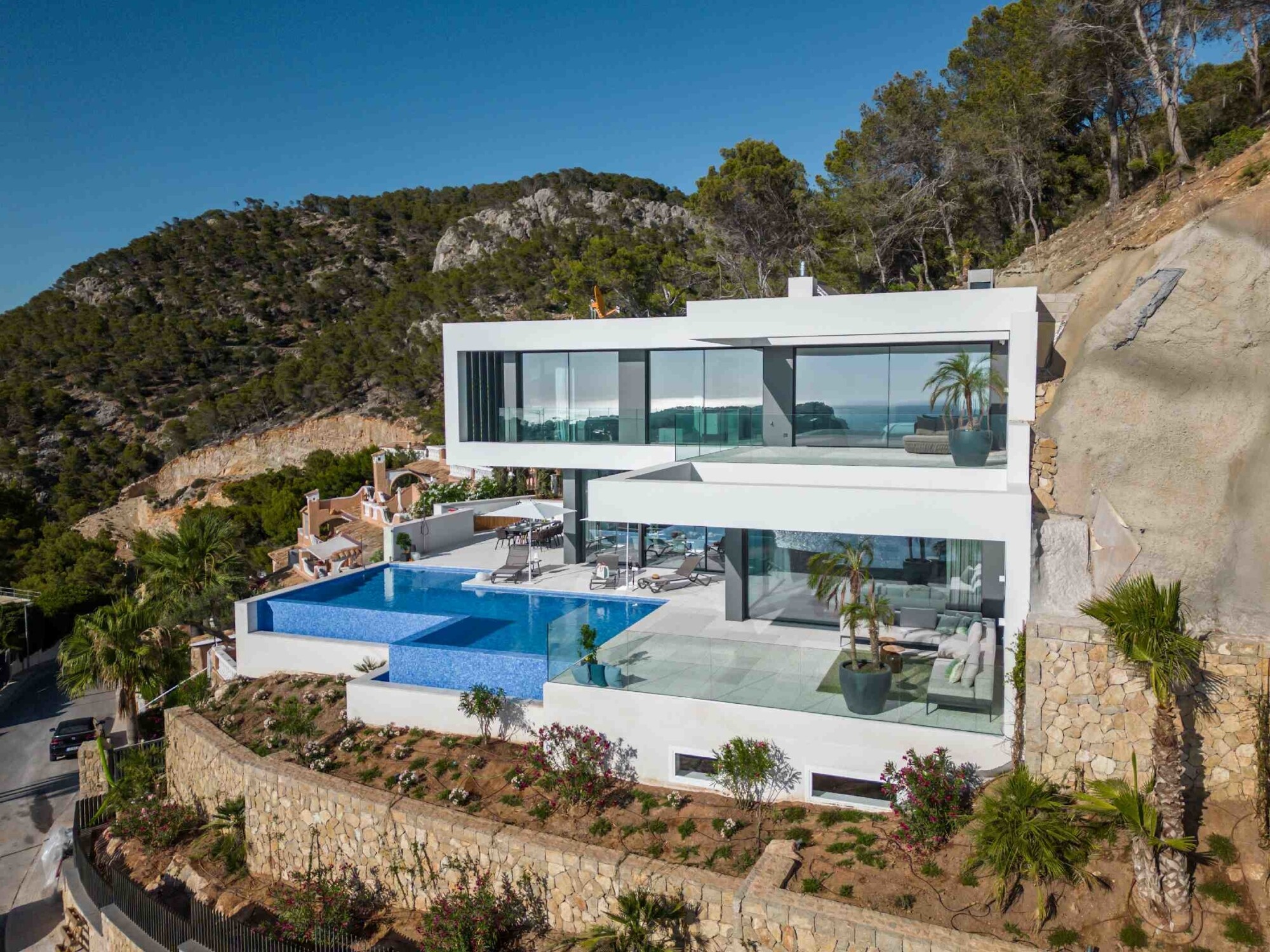 NEW CONSTRUCTION (UNDER CONSTRUCTION): Modern luxury villa in Cala Llamp