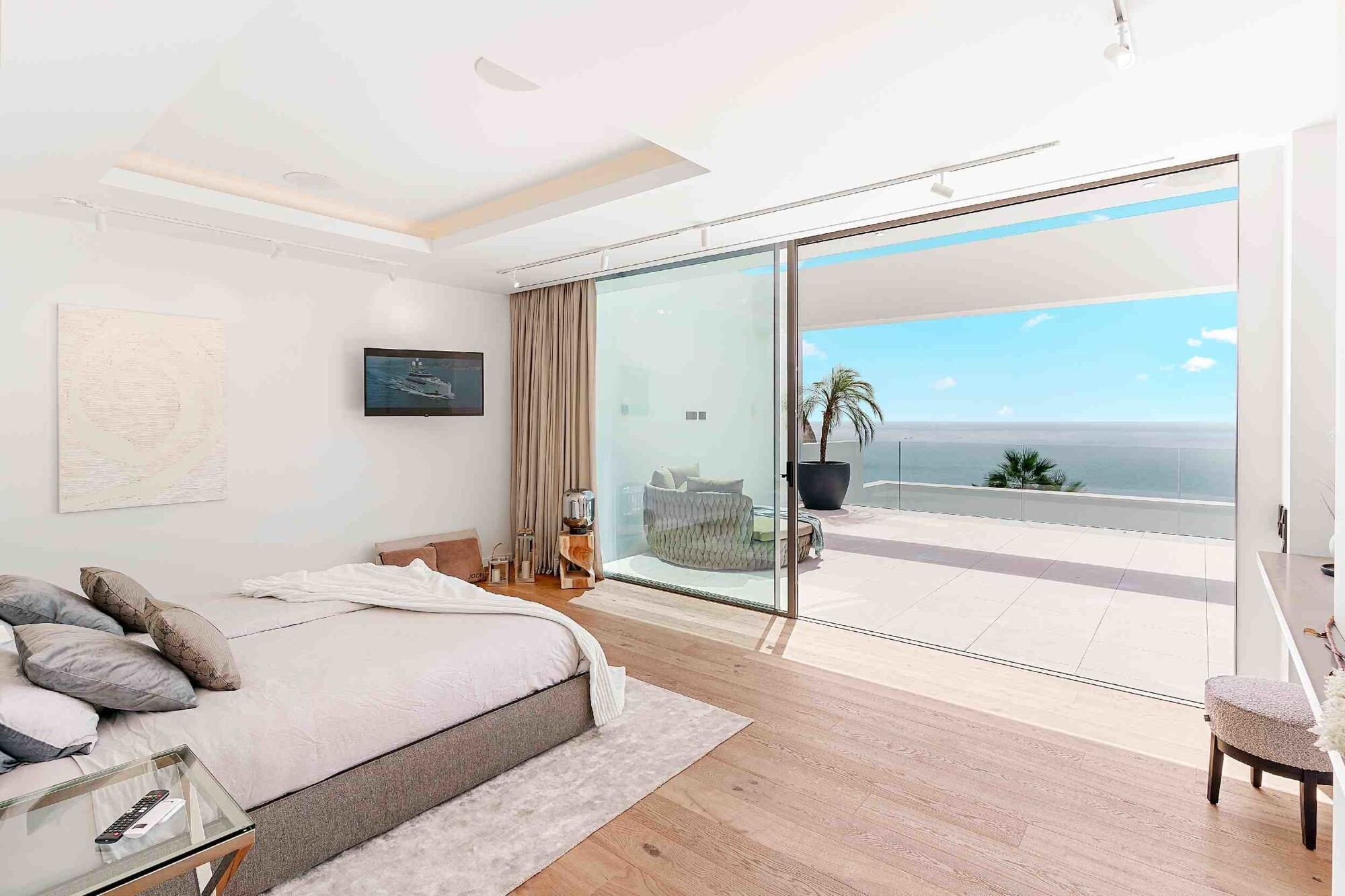 NEW CONSTRUCTION (UNDER CONSTRUCTION): Modern luxury villa in Cala Llamp