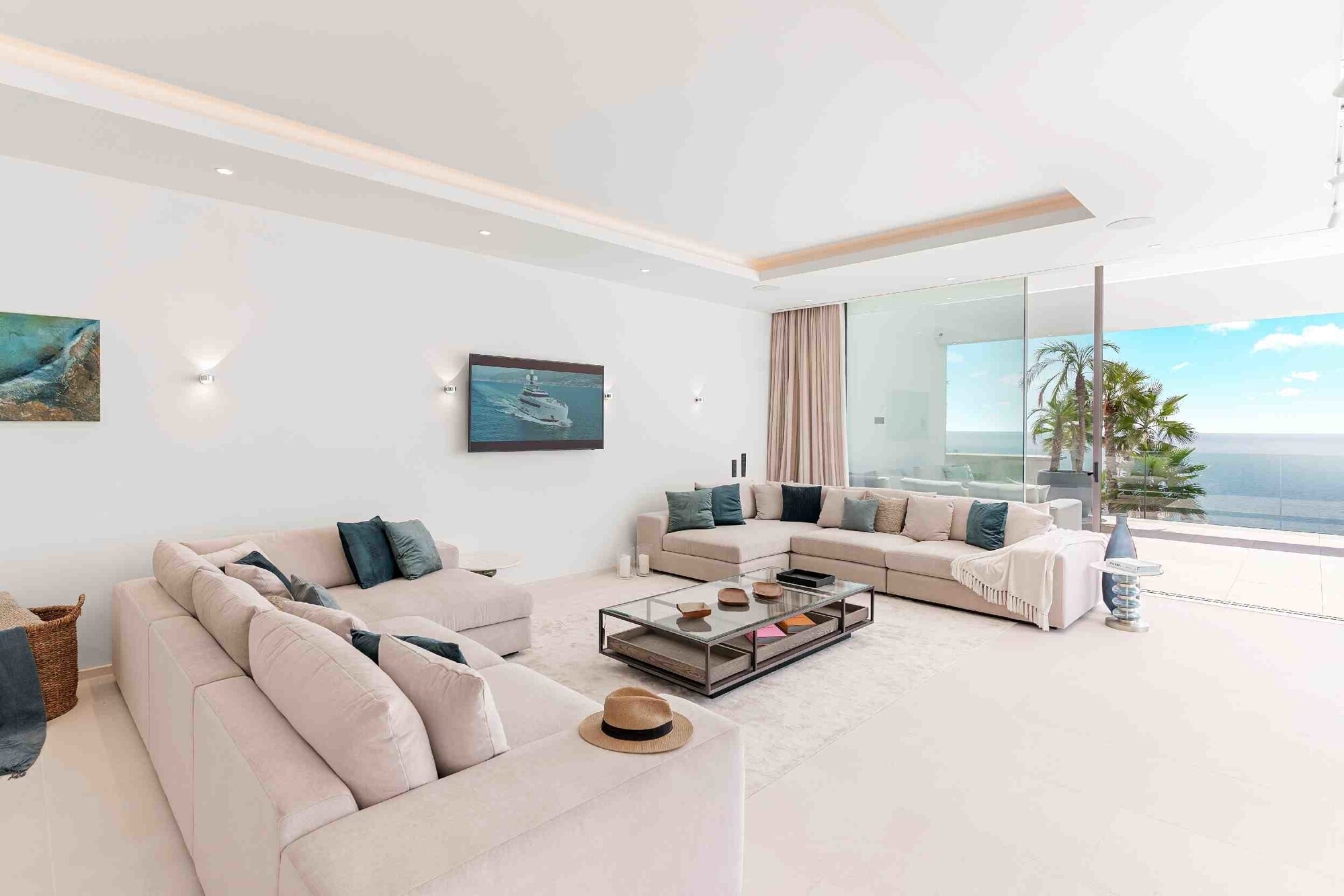 NEW CONSTRUCTION (UNDER CONSTRUCTION): Modern luxury villa in Cala Llamp
