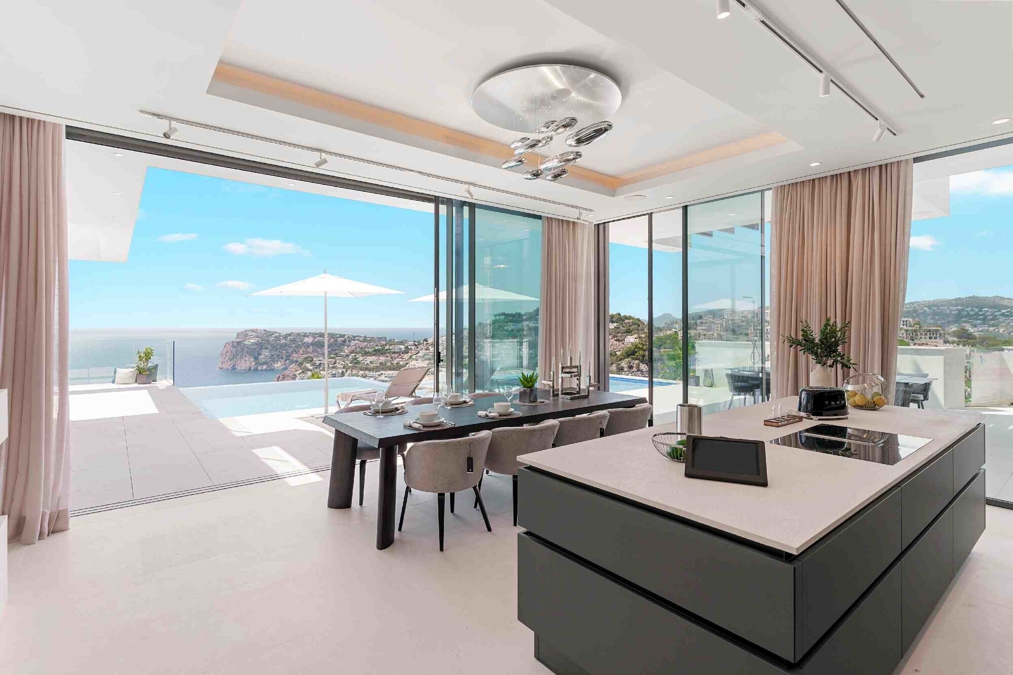 NEW CONSTRUCTION (UNDER CONSTRUCTION): Modern luxury villa in Cala Llamp