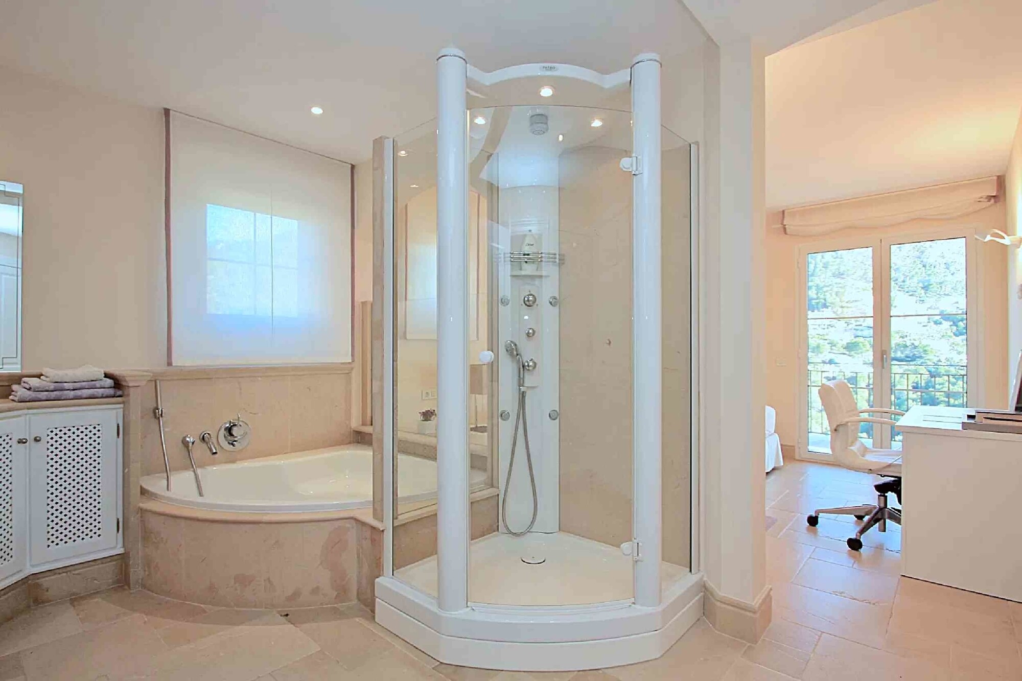 MIETE: Vollausgestattetes Penthouse in Luxus-Residenz Gran Folies