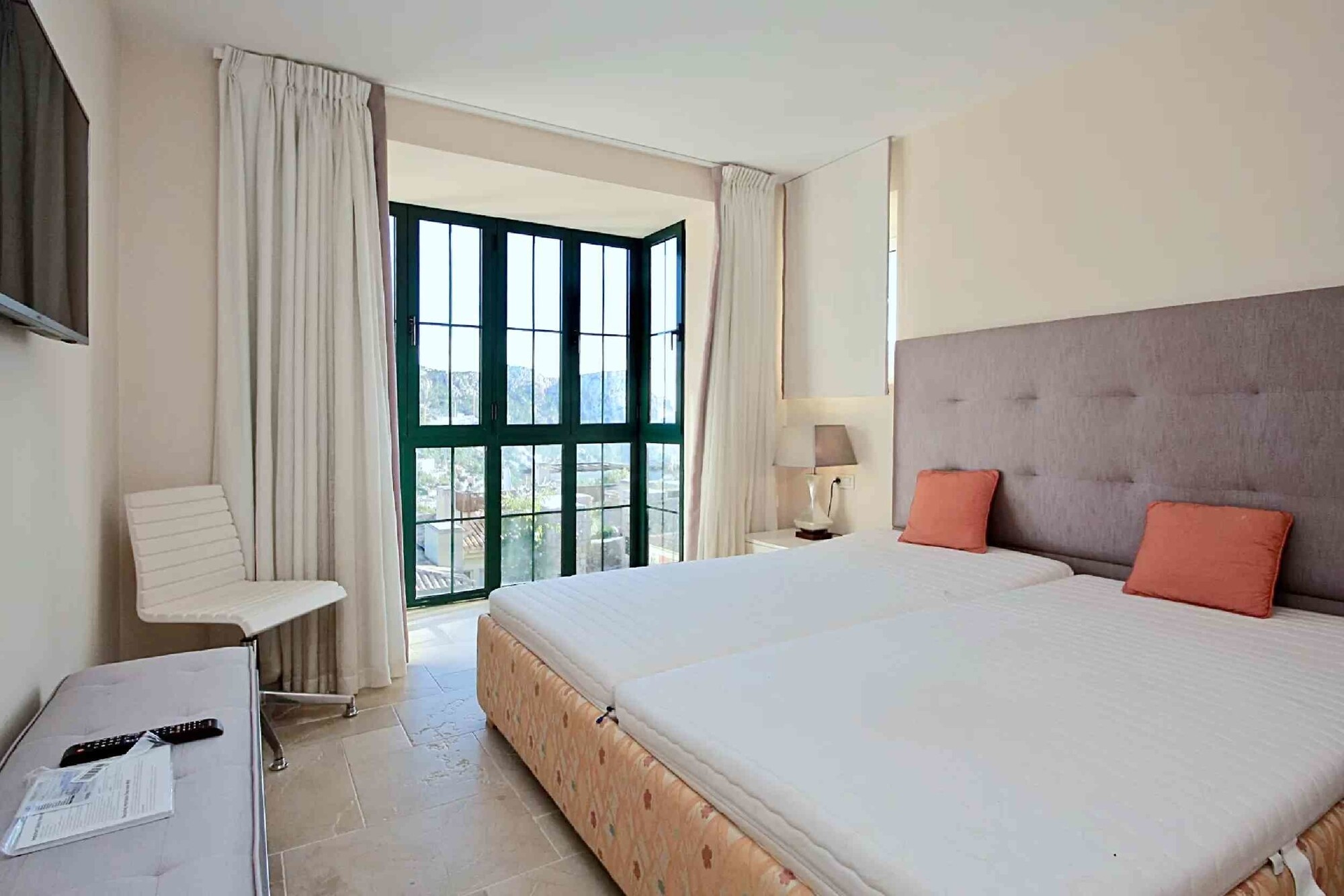 MIETE: Vollausgestattetes Penthouse in Luxus-Residenz Gran Folies