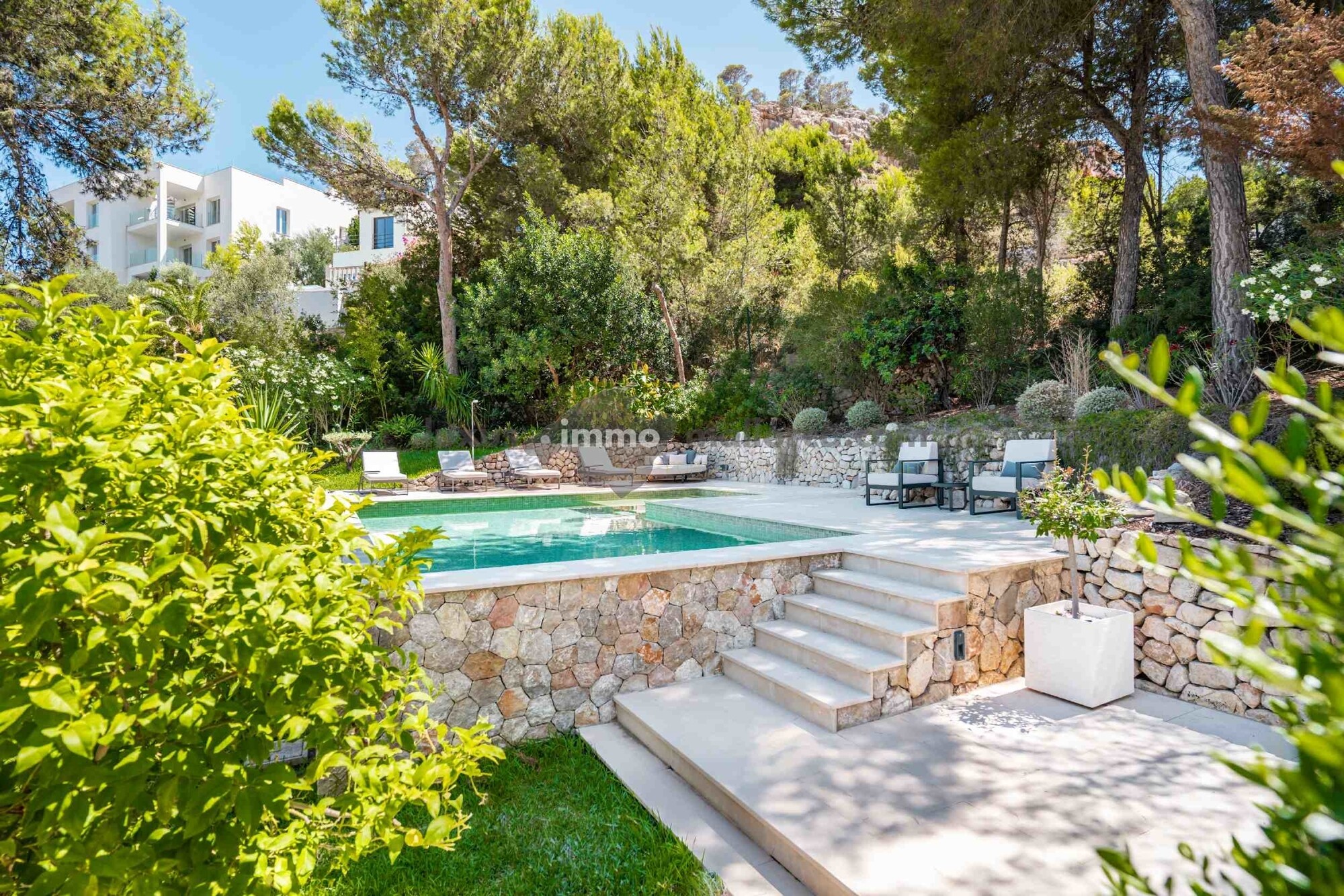 Modernized villa near the marina
