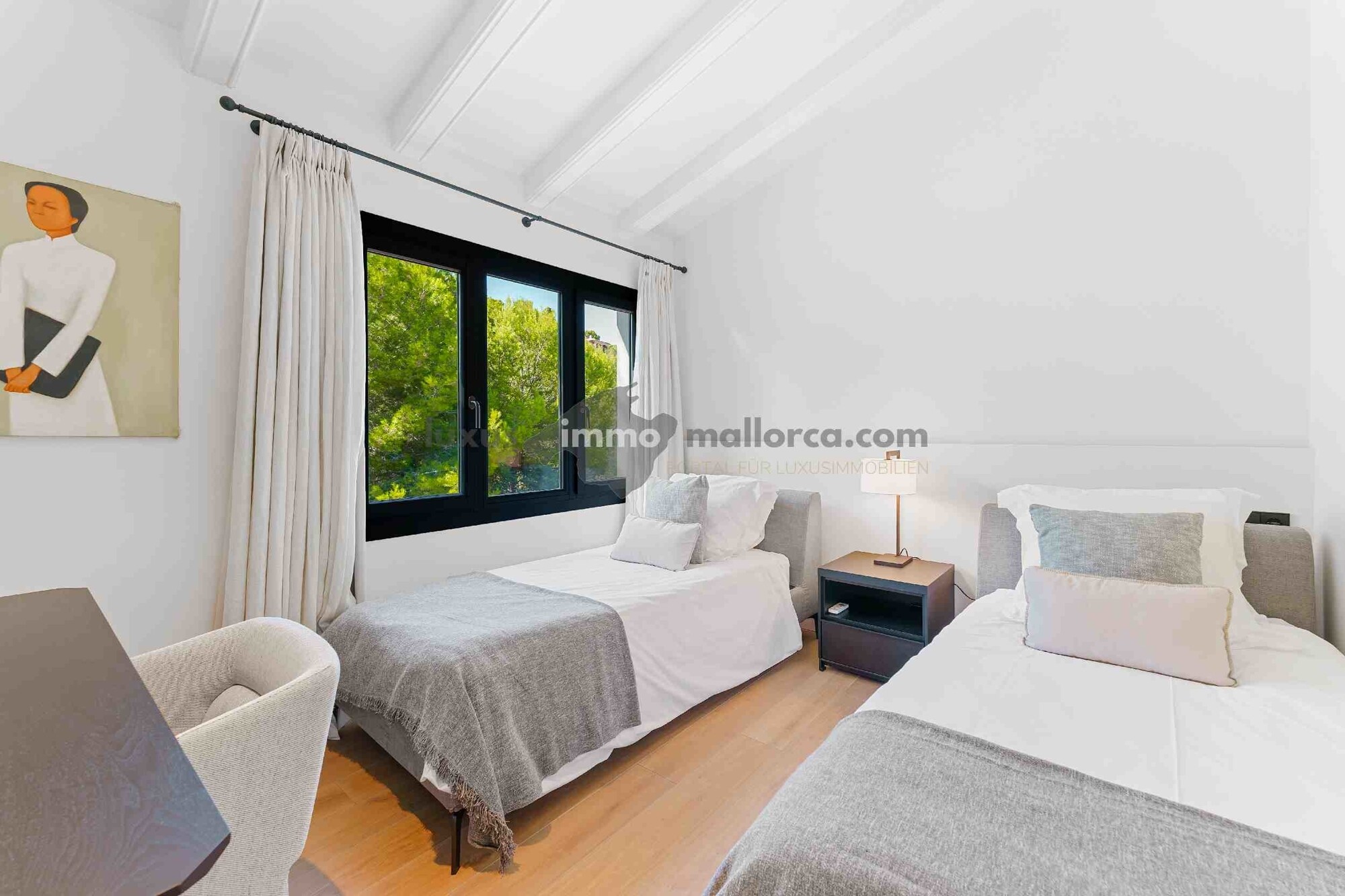 Modernized villa near the marina