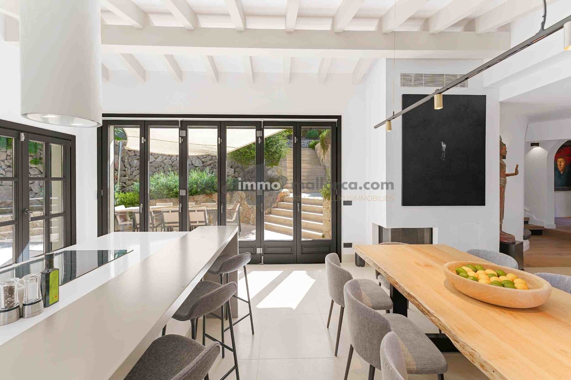 Modernized villa near the marina