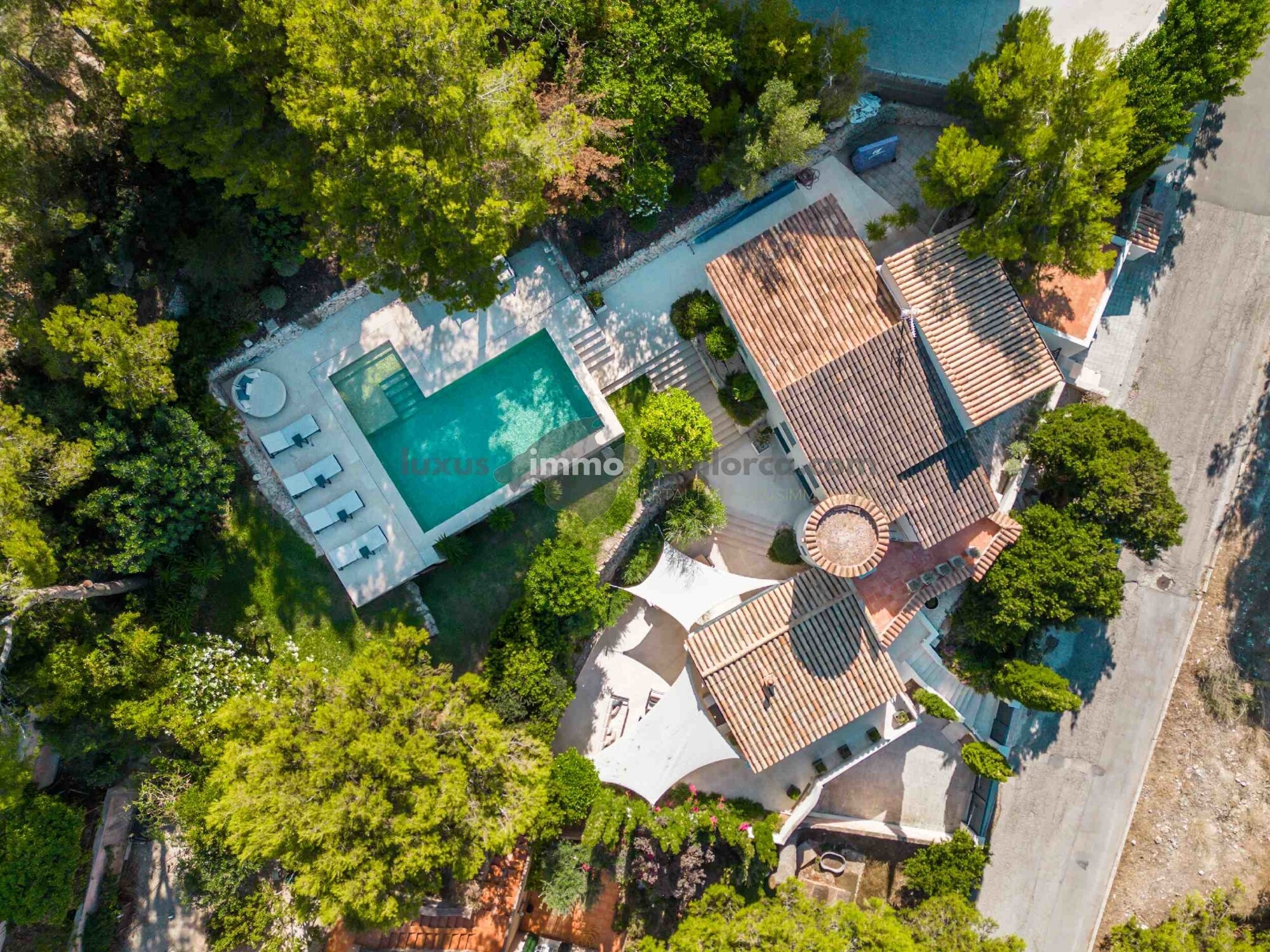 Modernized villa near the marina