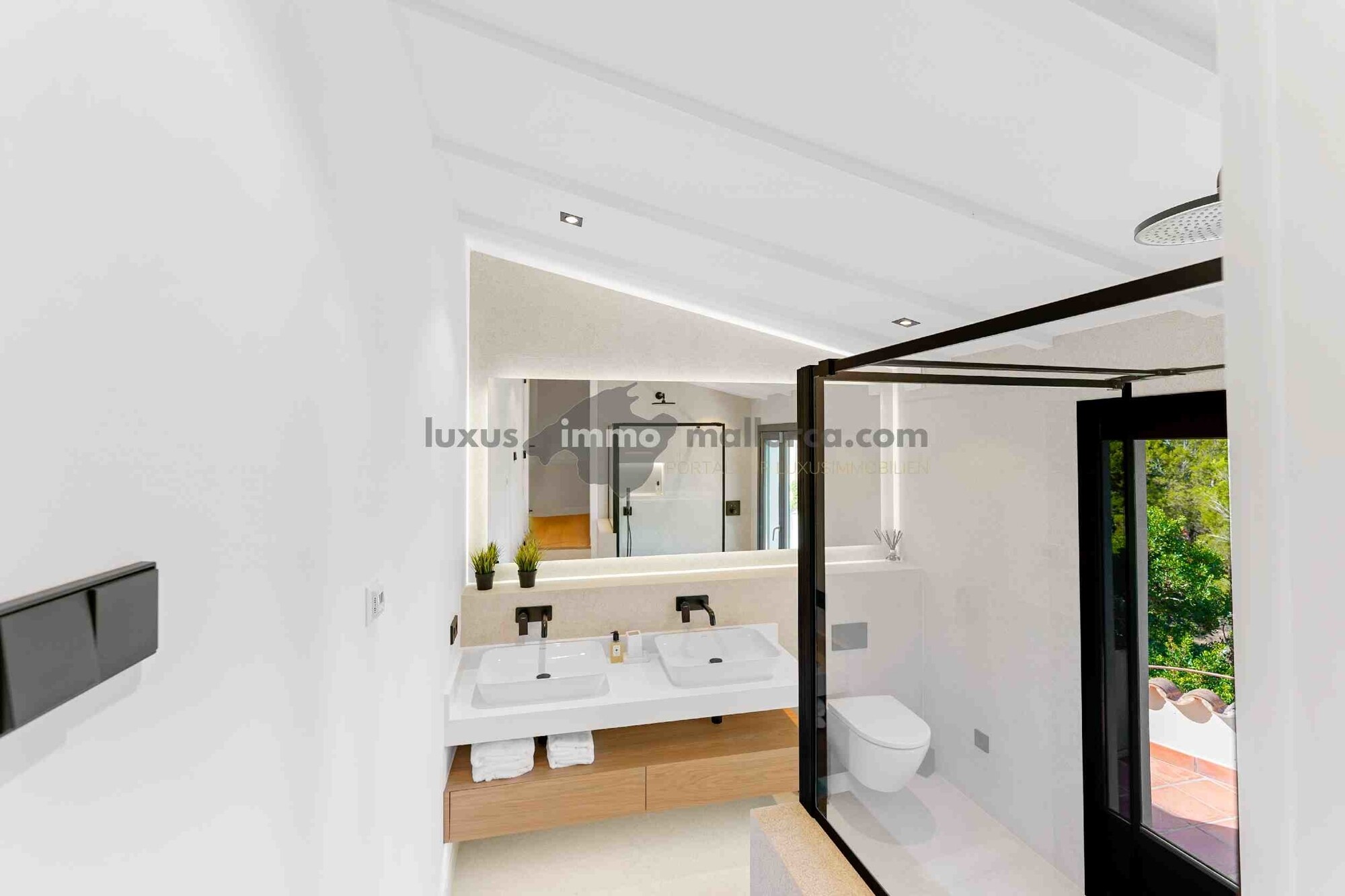 Modernized villa near the marina
