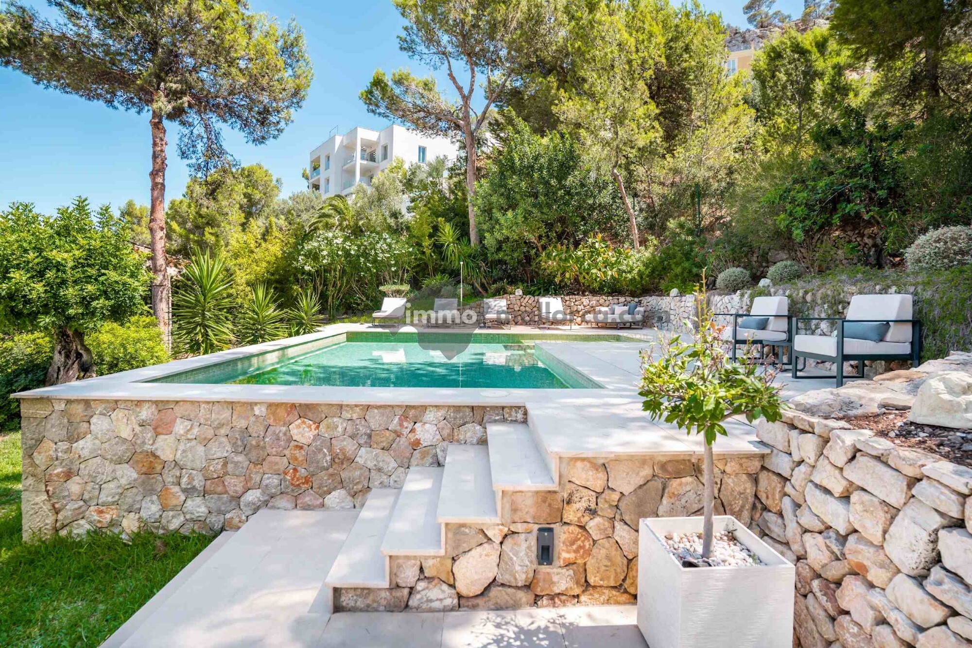 Modernized villa near the marina