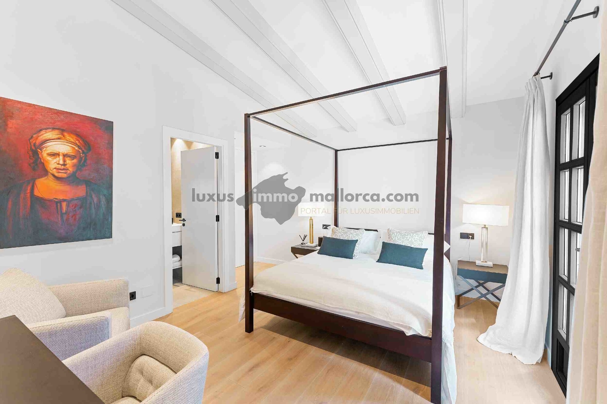 Modernized villa near the marina