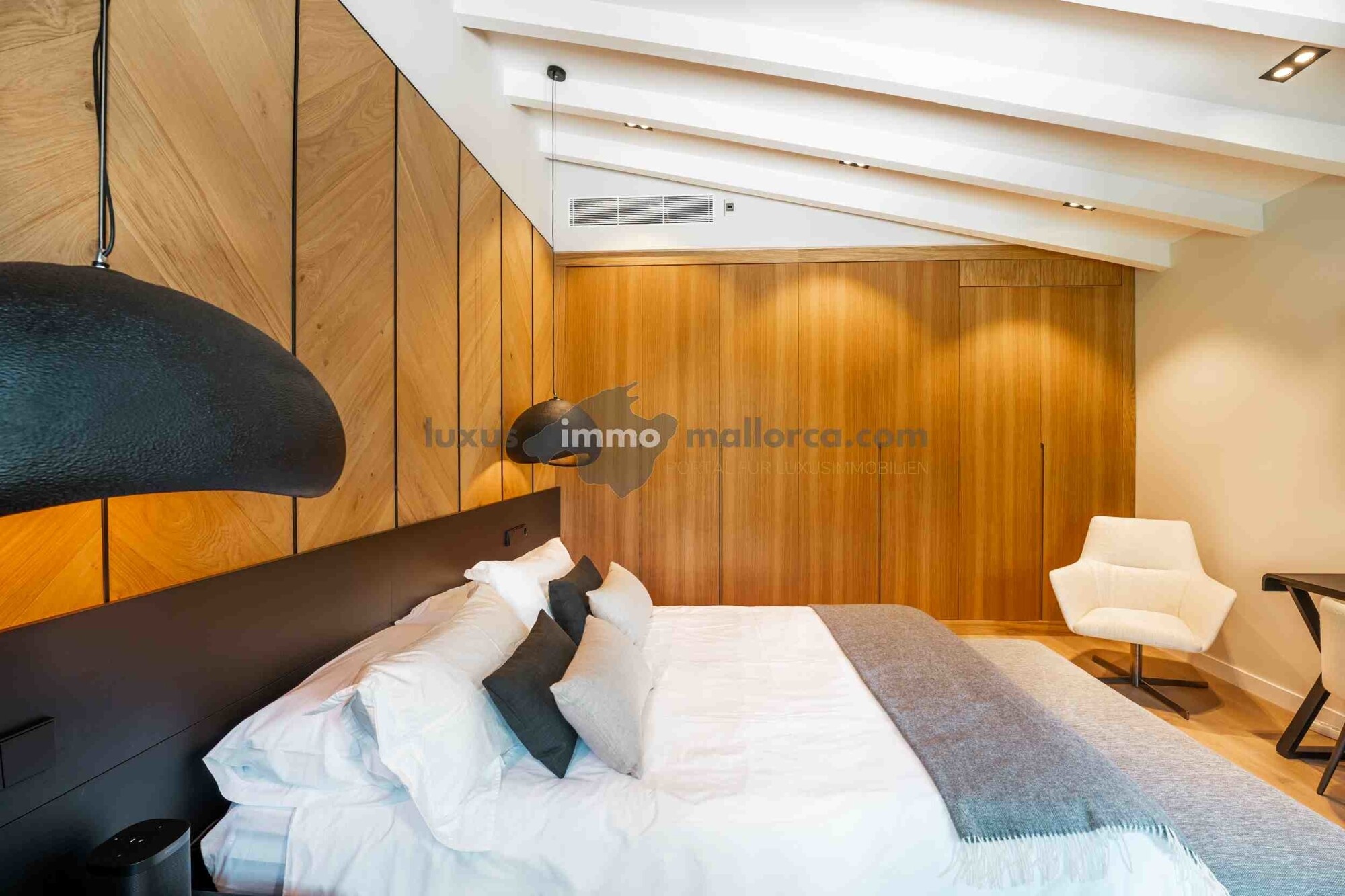 Modernized villa near the marina