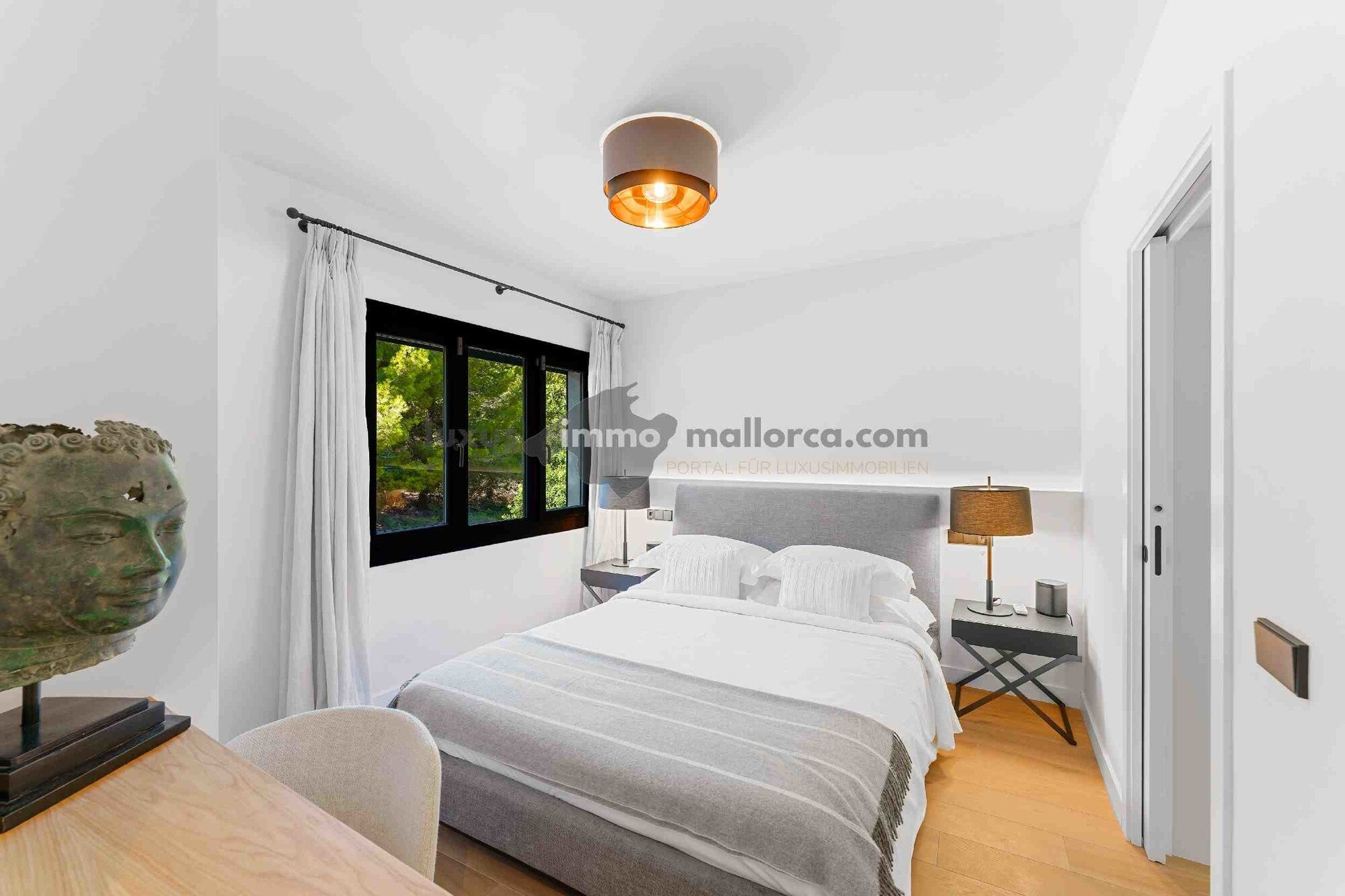 Modernized villa near the marina
