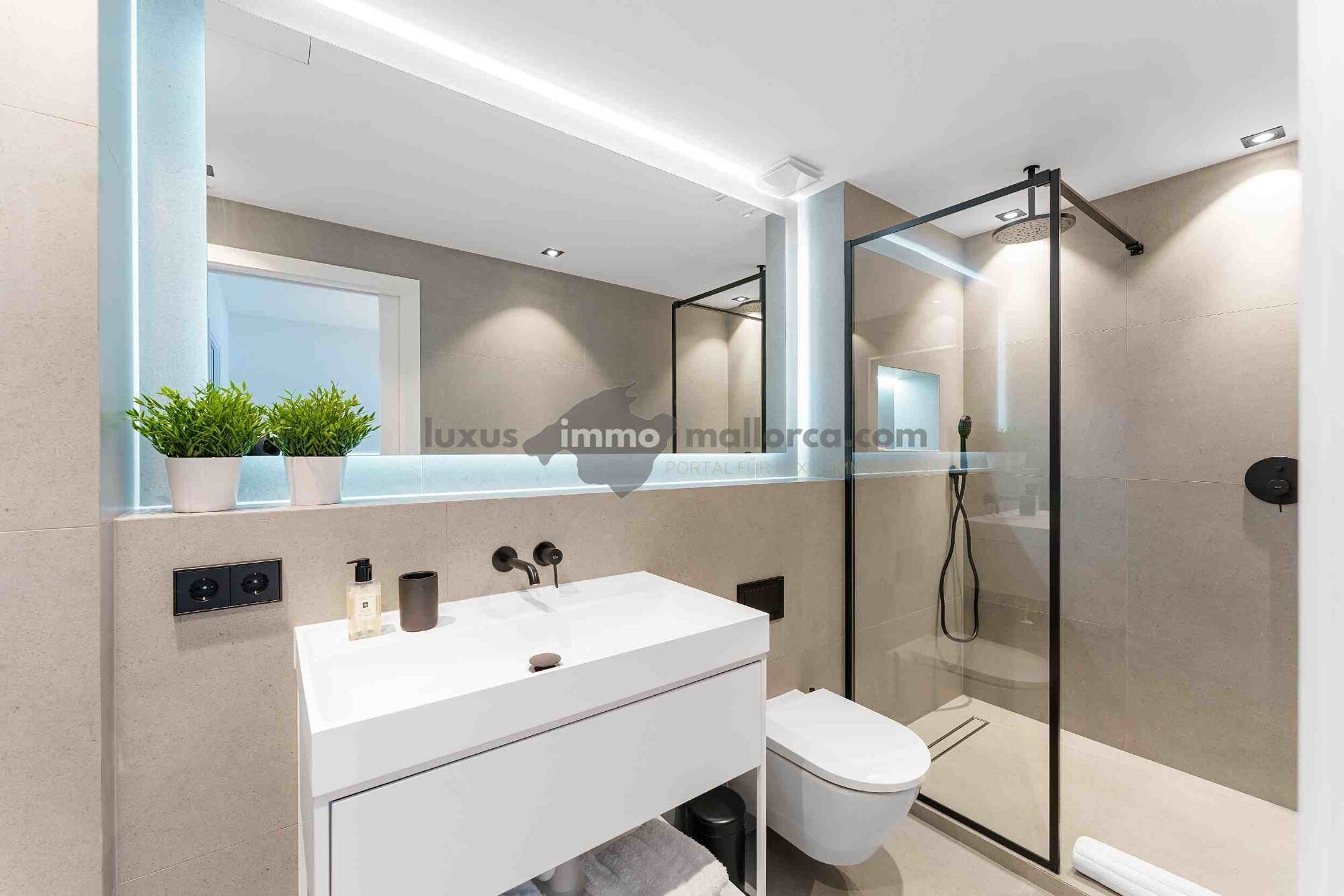 Modernized villa near the marina