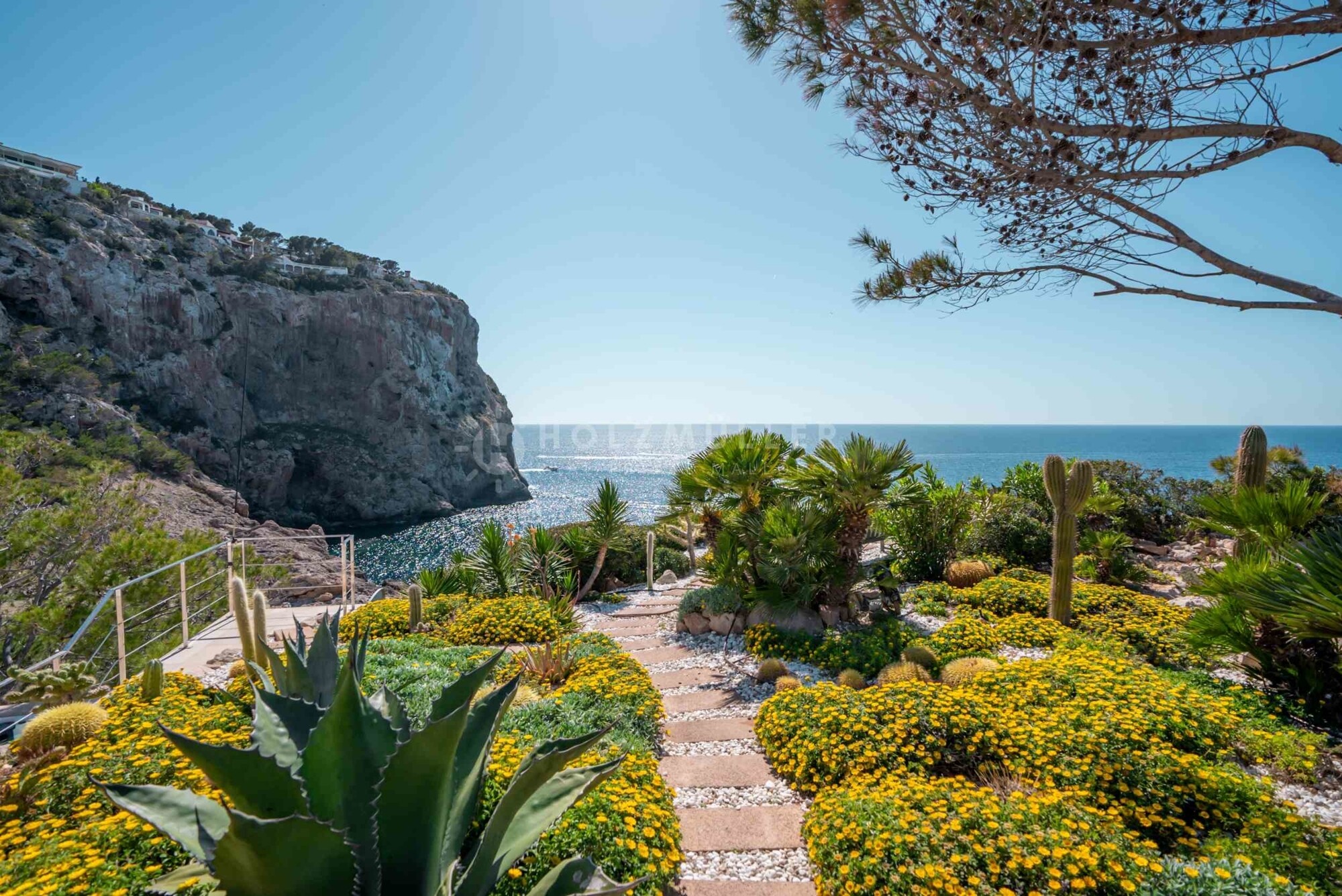 Villa in erster Meereslinie mit Blick auf die Insel Dragonera