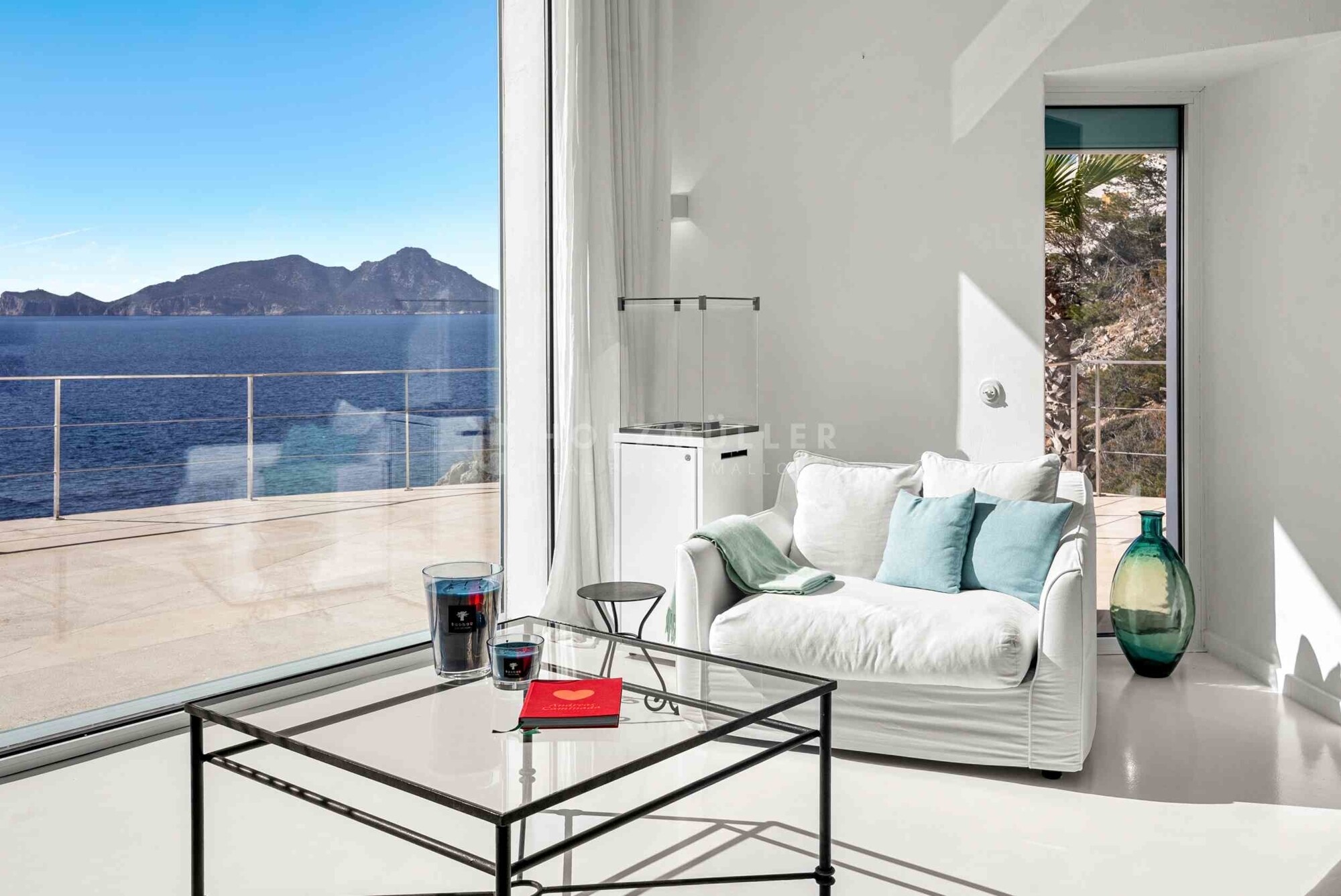 Villa in erster Meereslinie mit Blick auf die Insel Dragonera