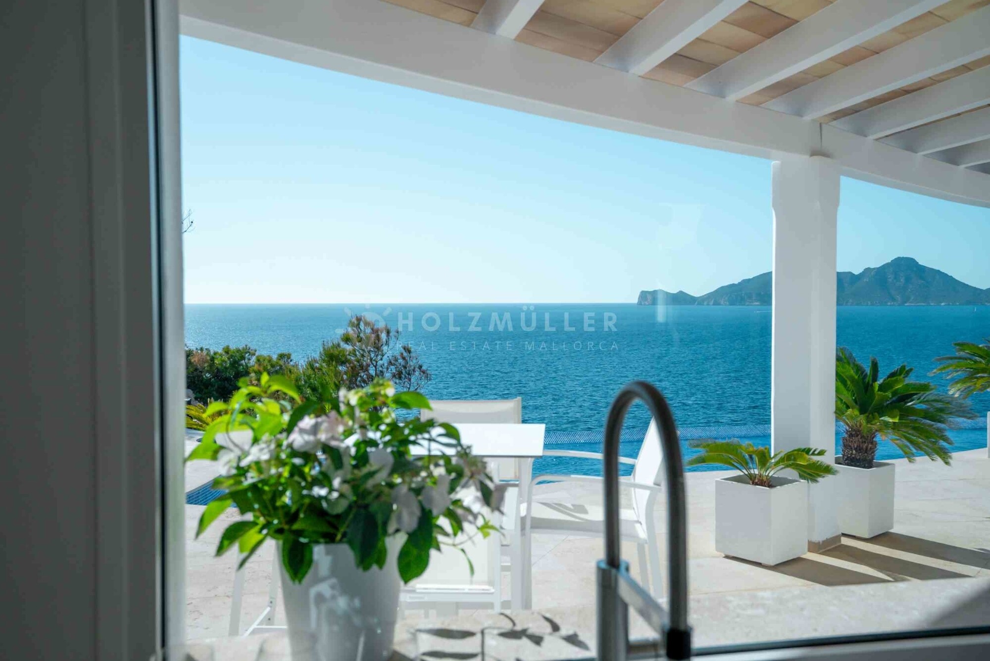 Villa in erster Meereslinie mit Blick auf die Insel Dragonera