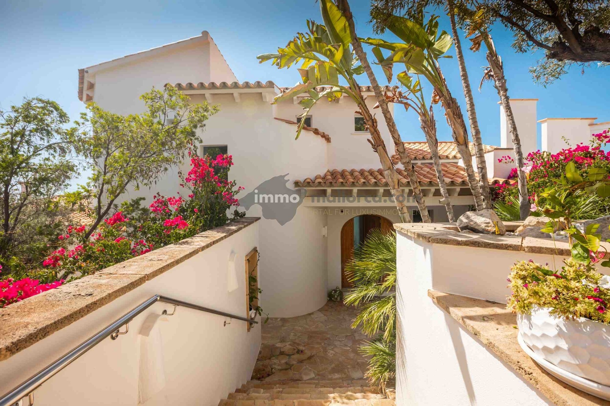 Villa in erster Meereslinie mit Blick auf die Insel Dragonera