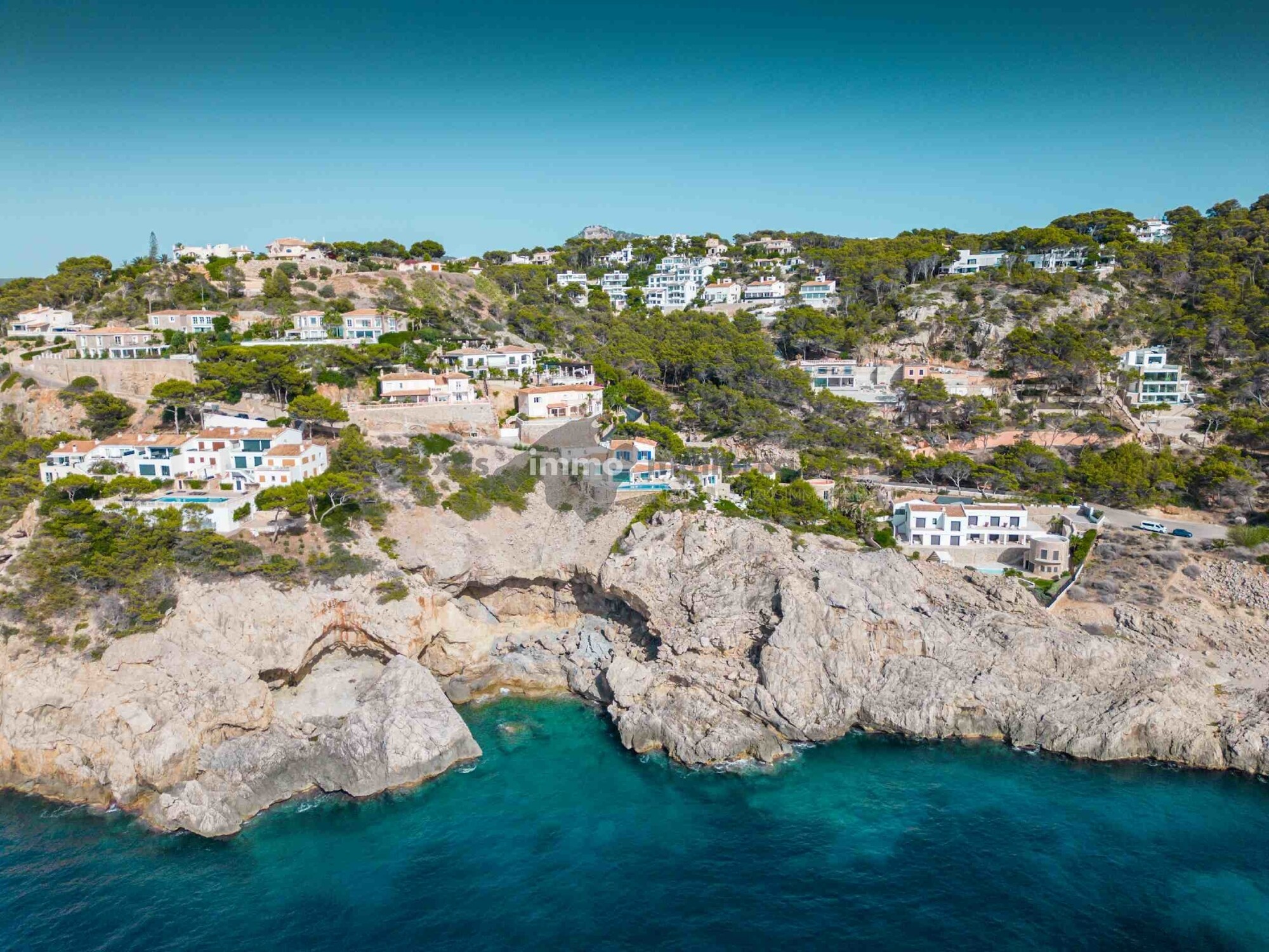 Villa in erster Meereslinie mit Blick auf die Insel Dragonera