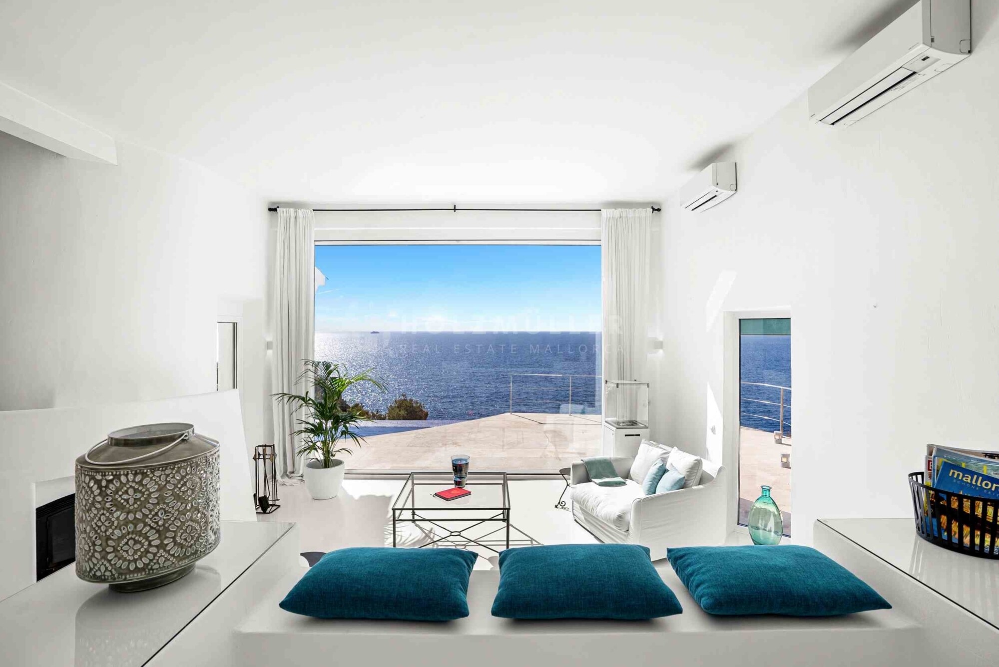Villa in erster Meereslinie mit Blick auf die Insel Dragonera