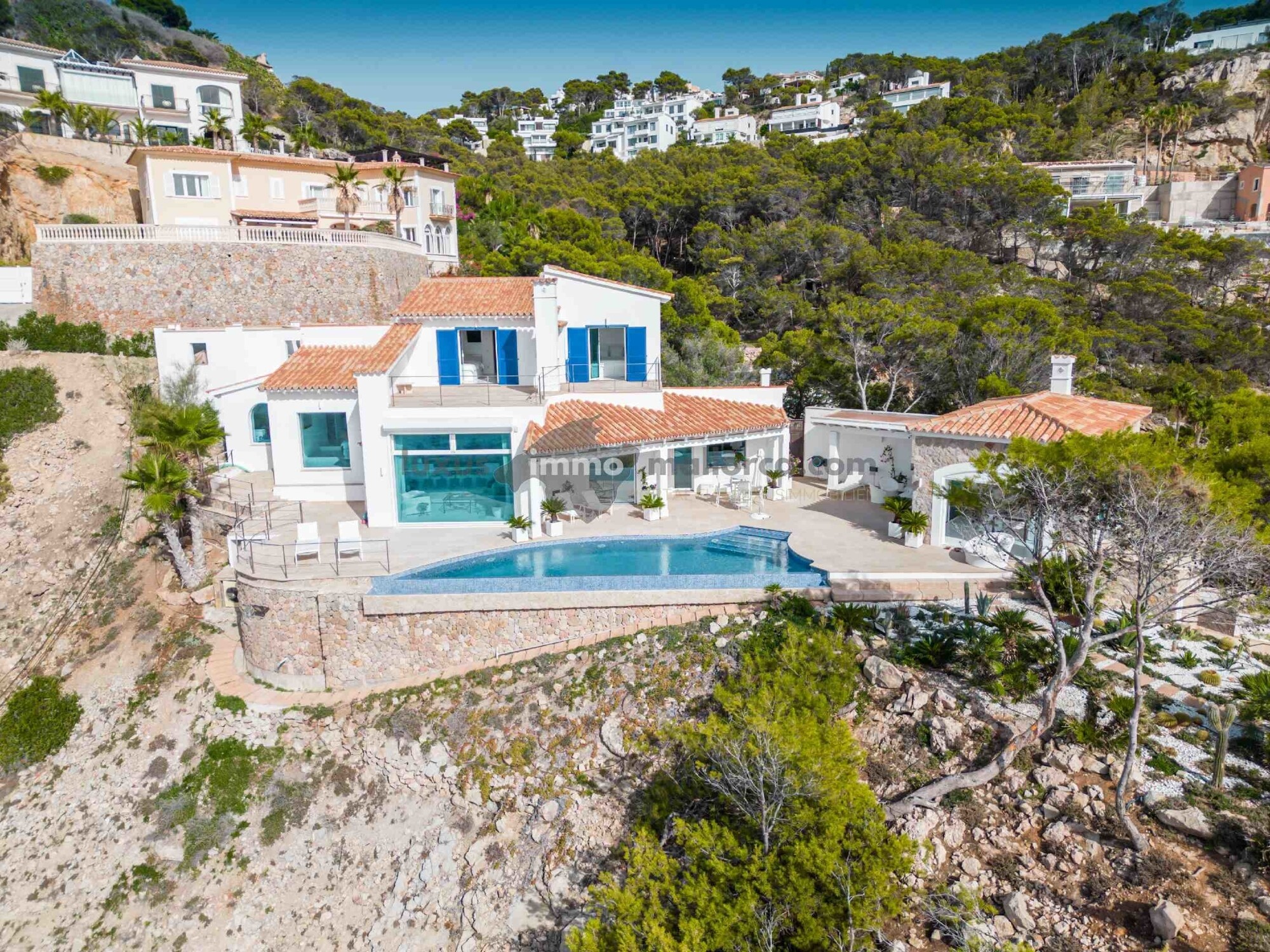 Villa in erster Meereslinie mit Blick auf die Insel Dragonera