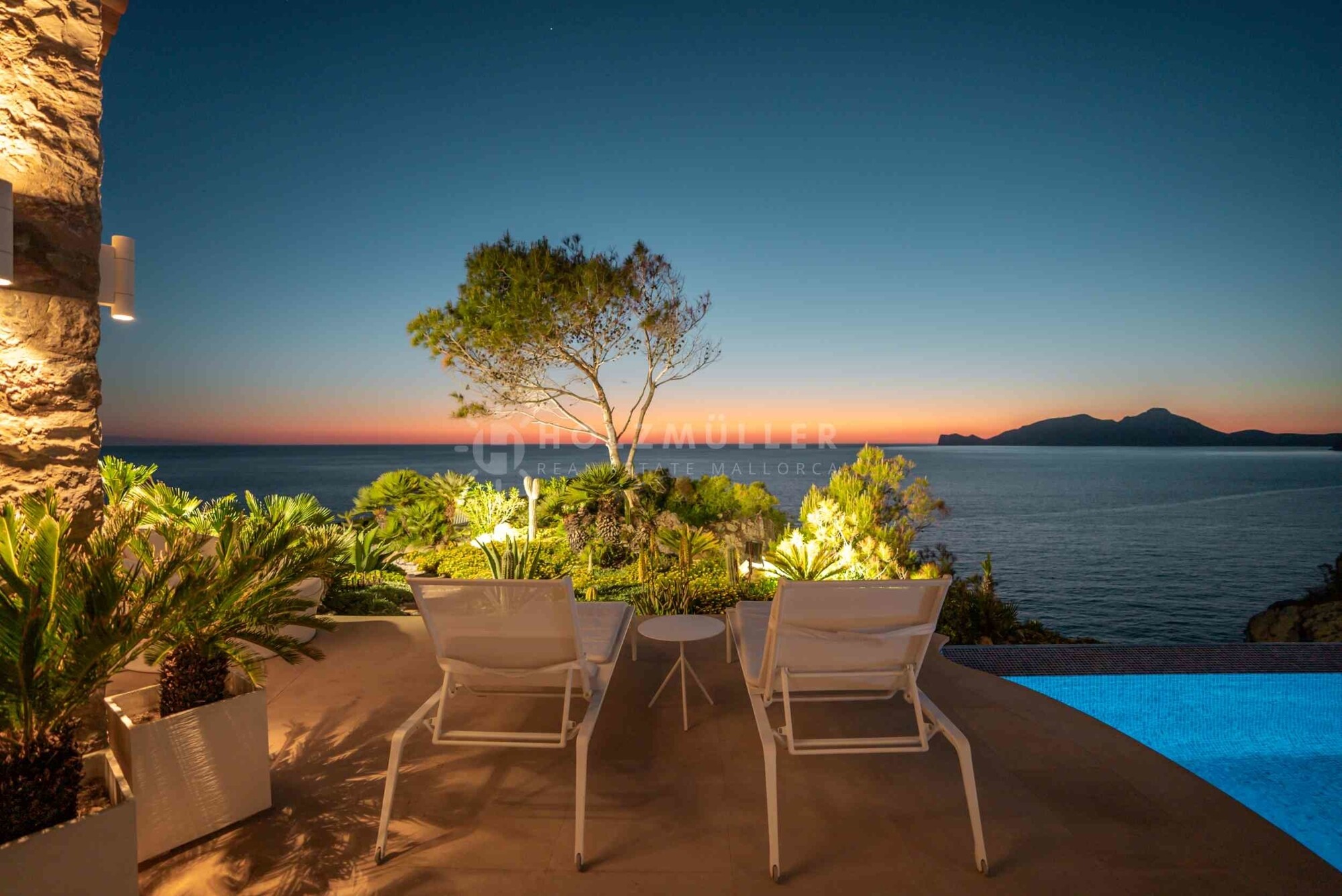 Villa in erster Meereslinie mit Blick auf die Insel Dragonera