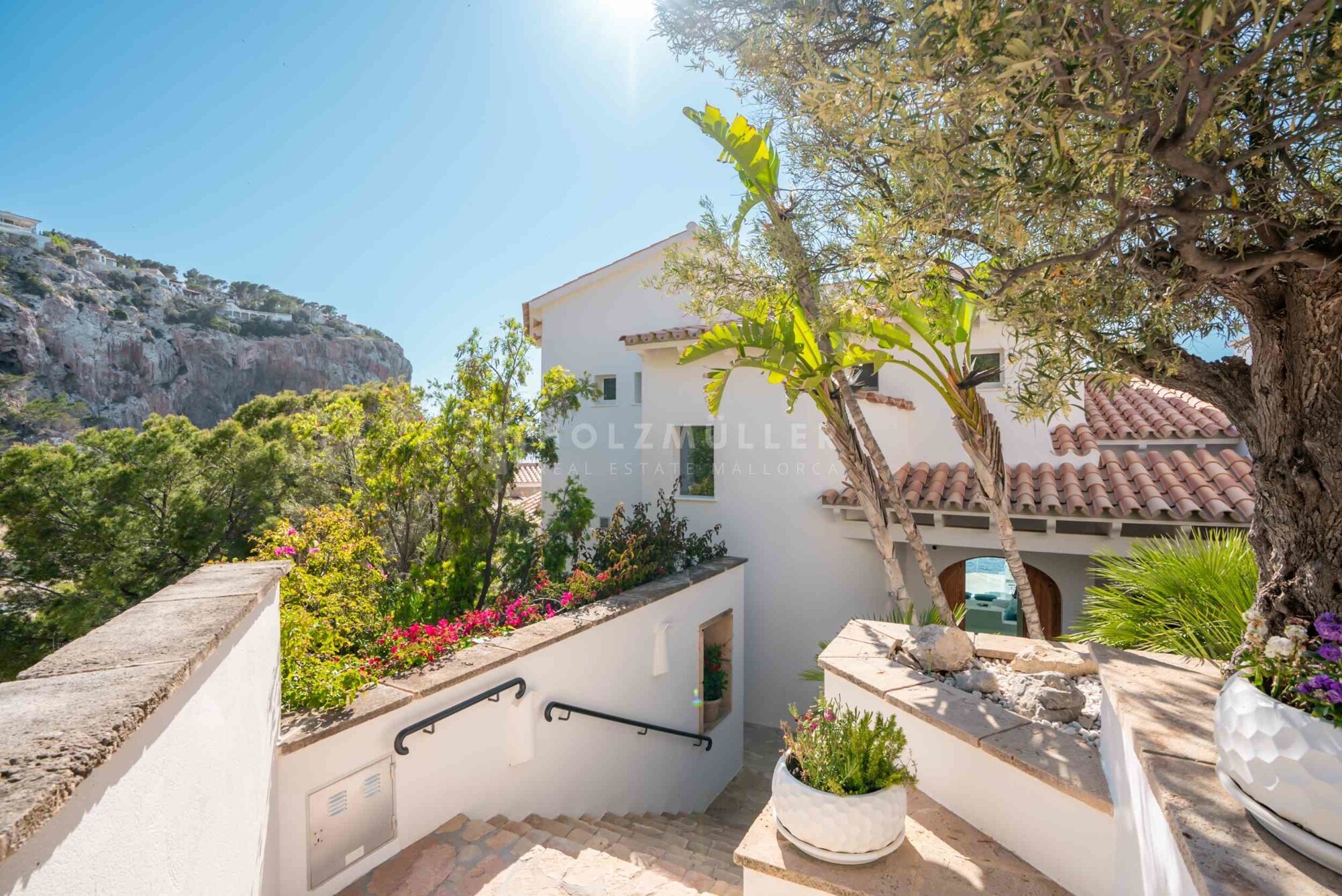 Villa in erster Meereslinie mit Blick auf die Insel Dragonera