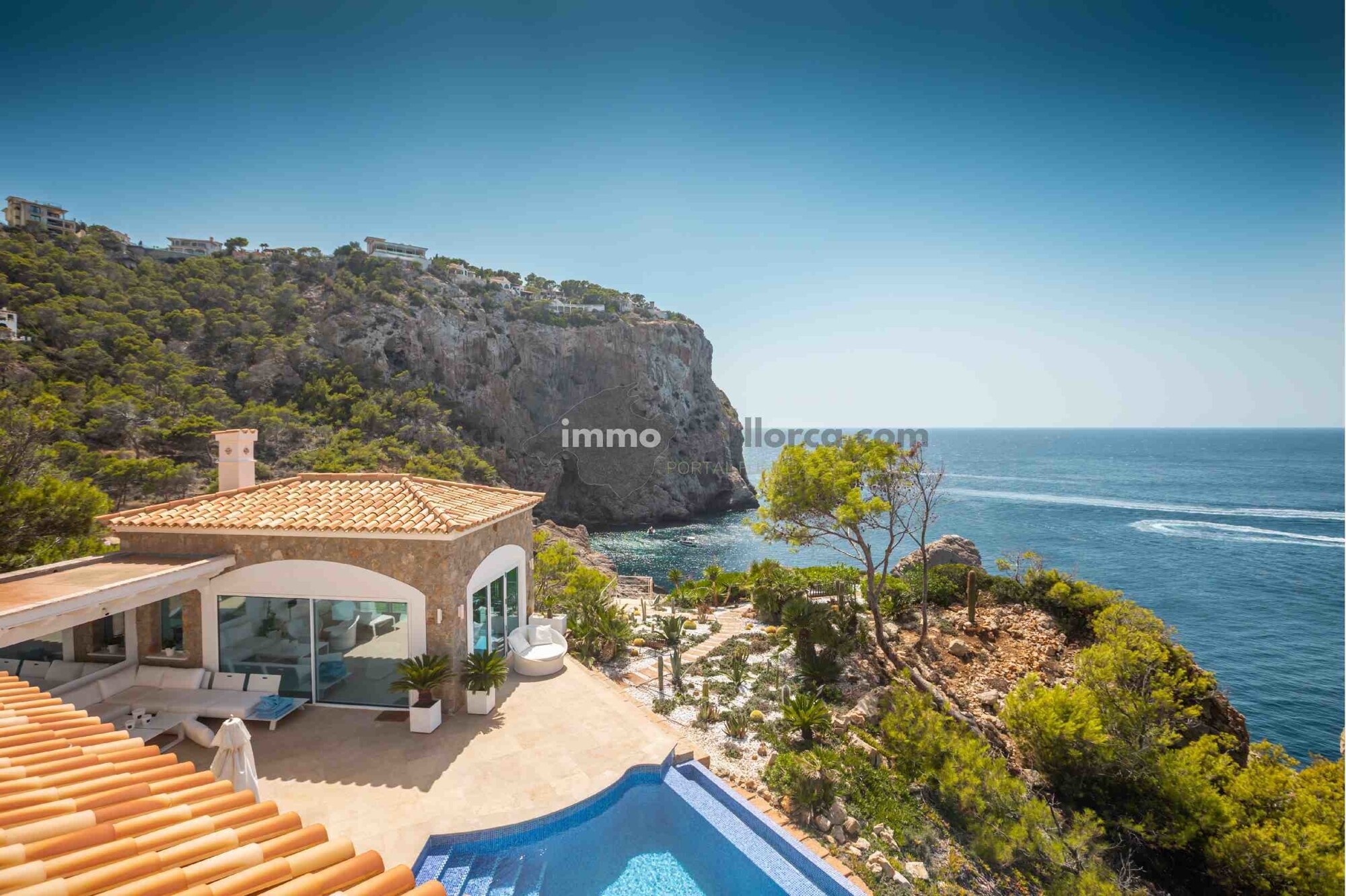 Villa in erster Meereslinie mit Blick auf die Insel Dragonera