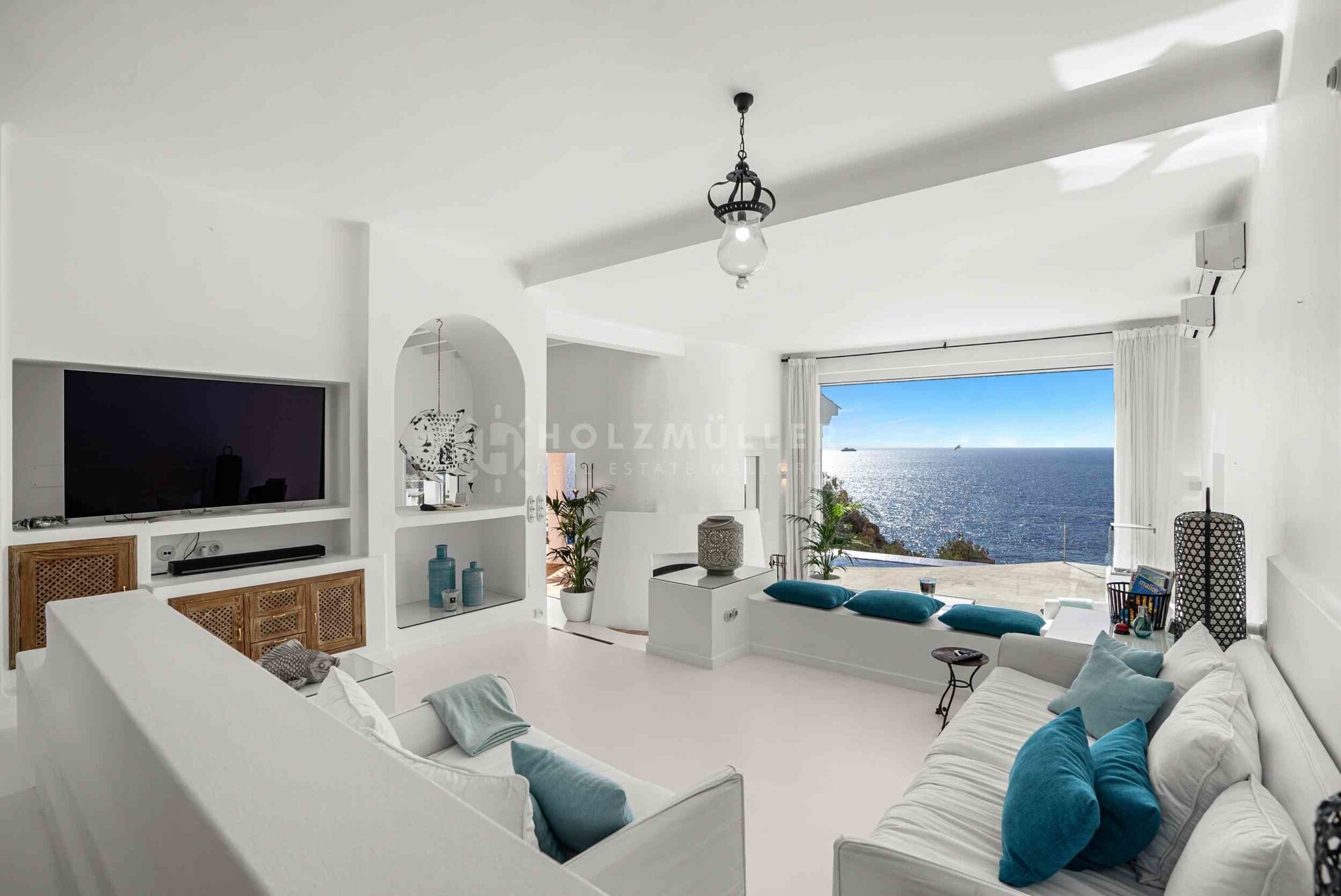 Villa in erster Meereslinie mit Blick auf die Insel Dragonera