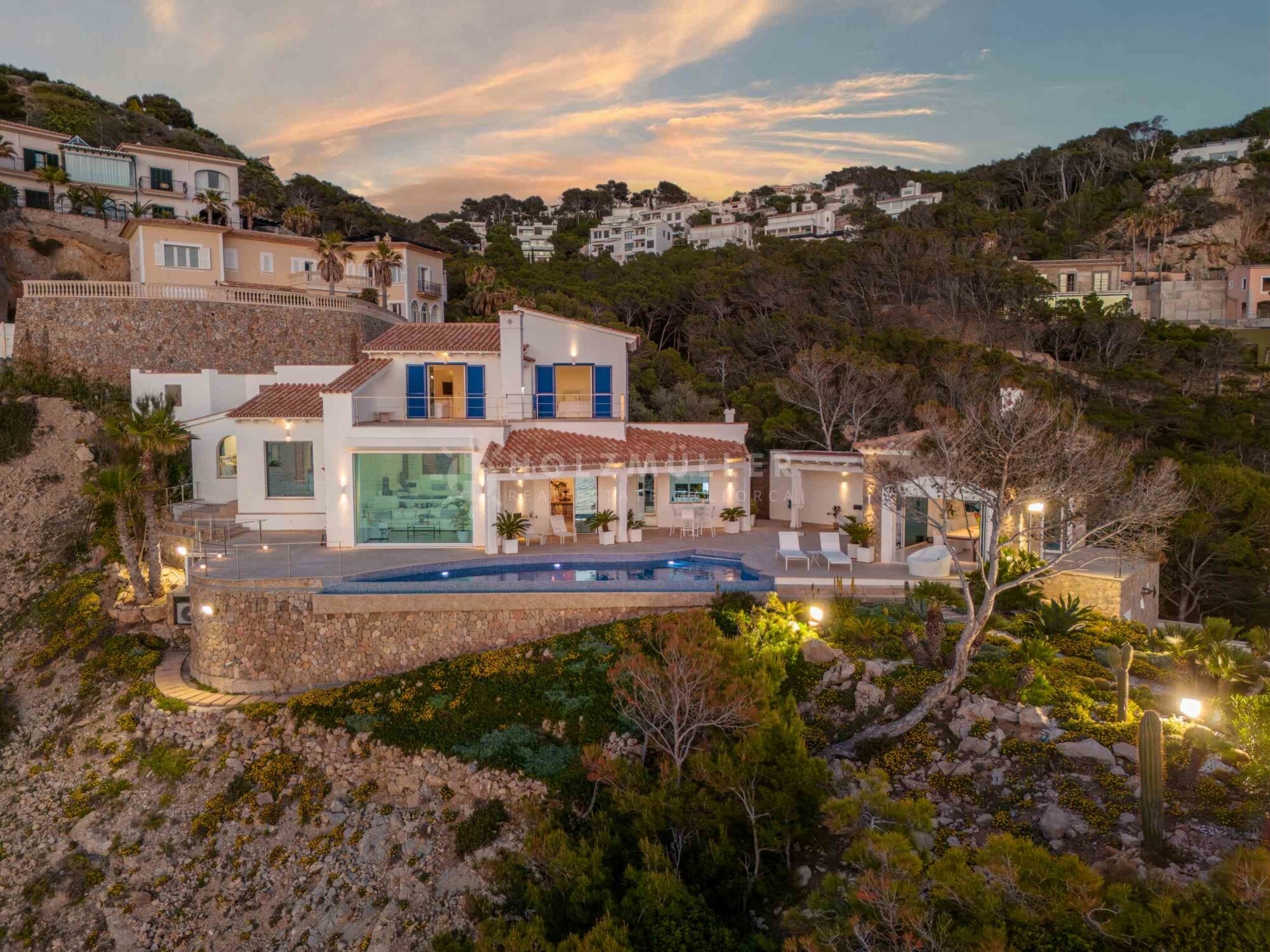 Villa in erster Meereslinie mit Blick auf die Insel Dragonera