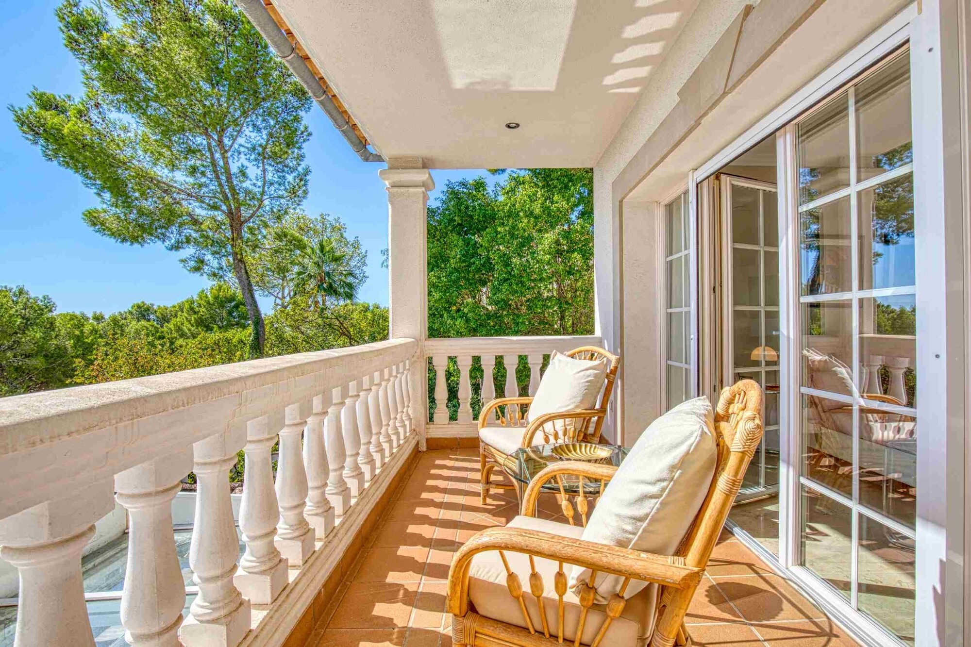 Majestätische Villa mit Meerblick und XXL-Garage