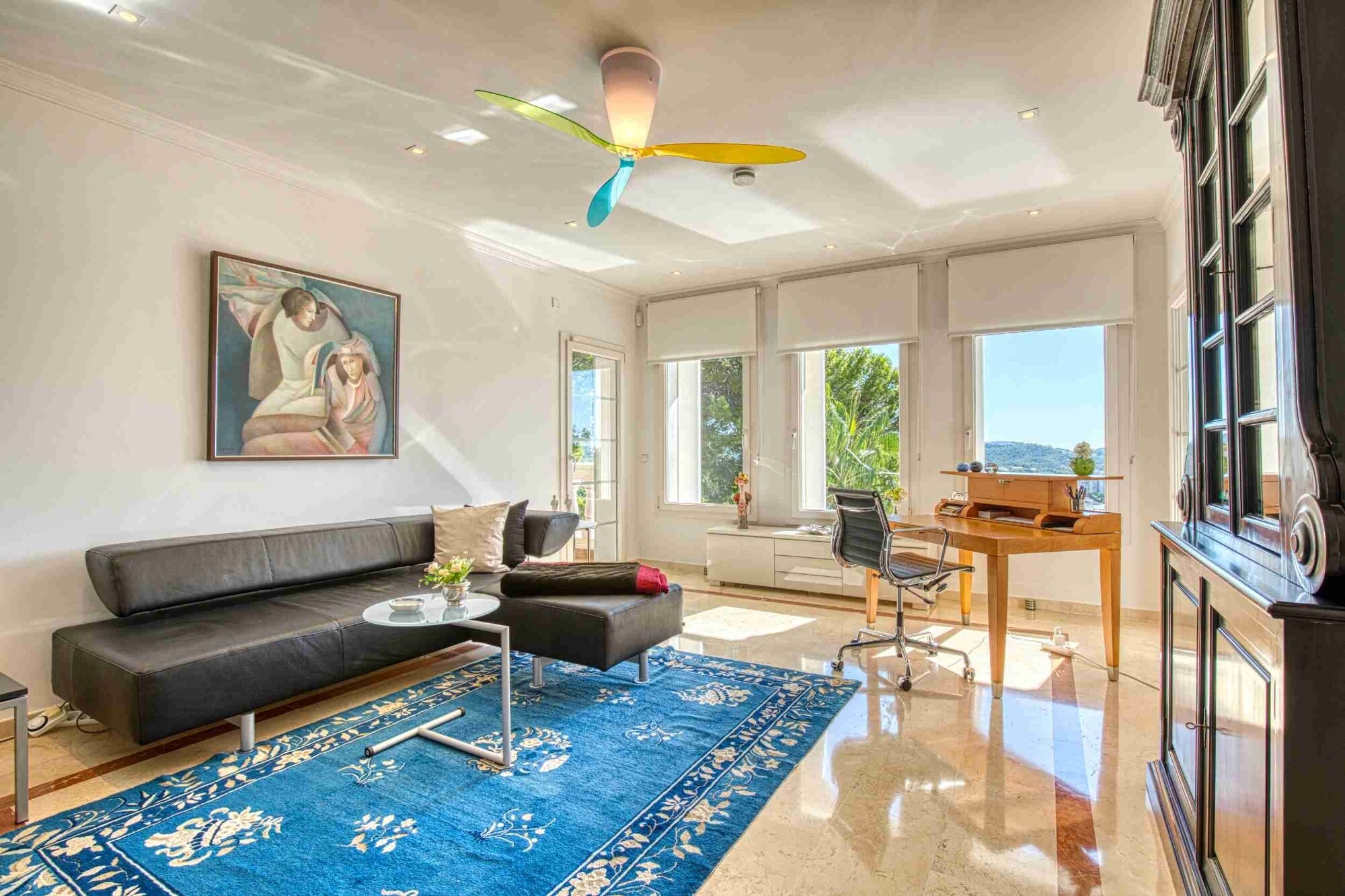 Majestic villa with sea views and XXL garage