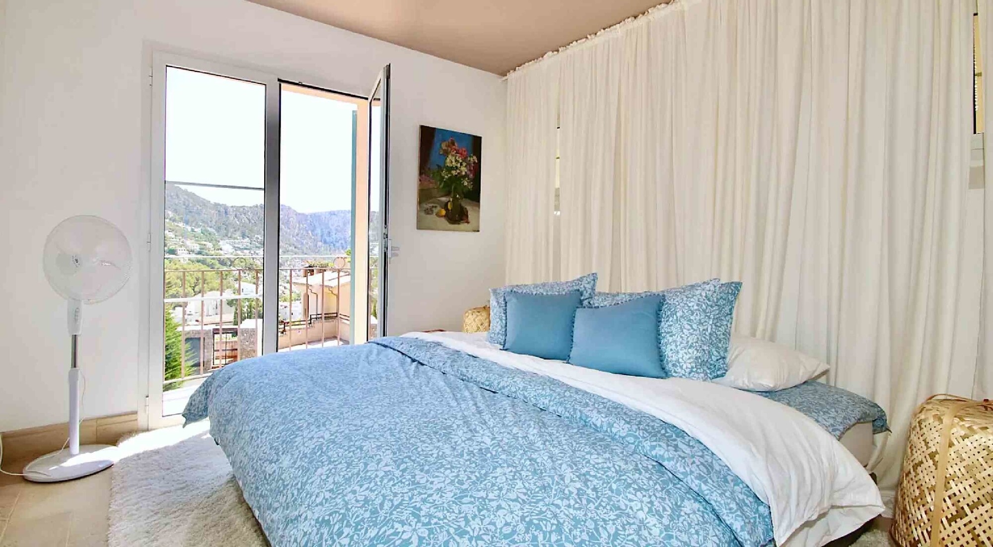 Ático de lujo con vistas al mar y apartamento independiente para invitados