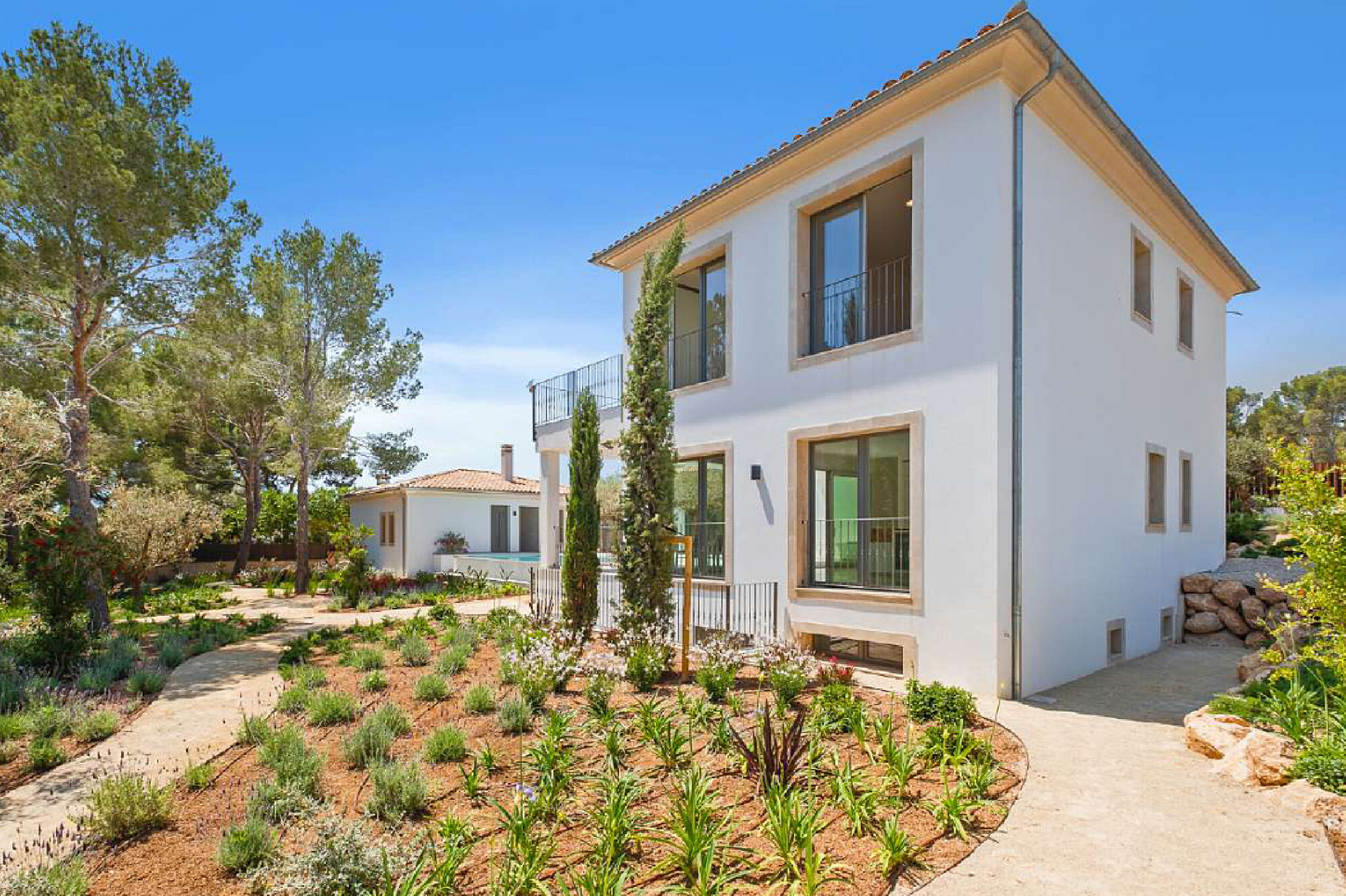 NEUBAU (Fertiggestellt): Mediterrane Villa in Meeresnähe